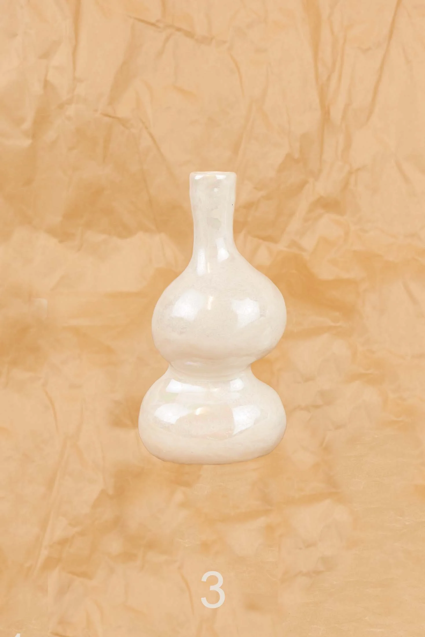 ELOISE WHITE small pearl vase 557 03.jpg