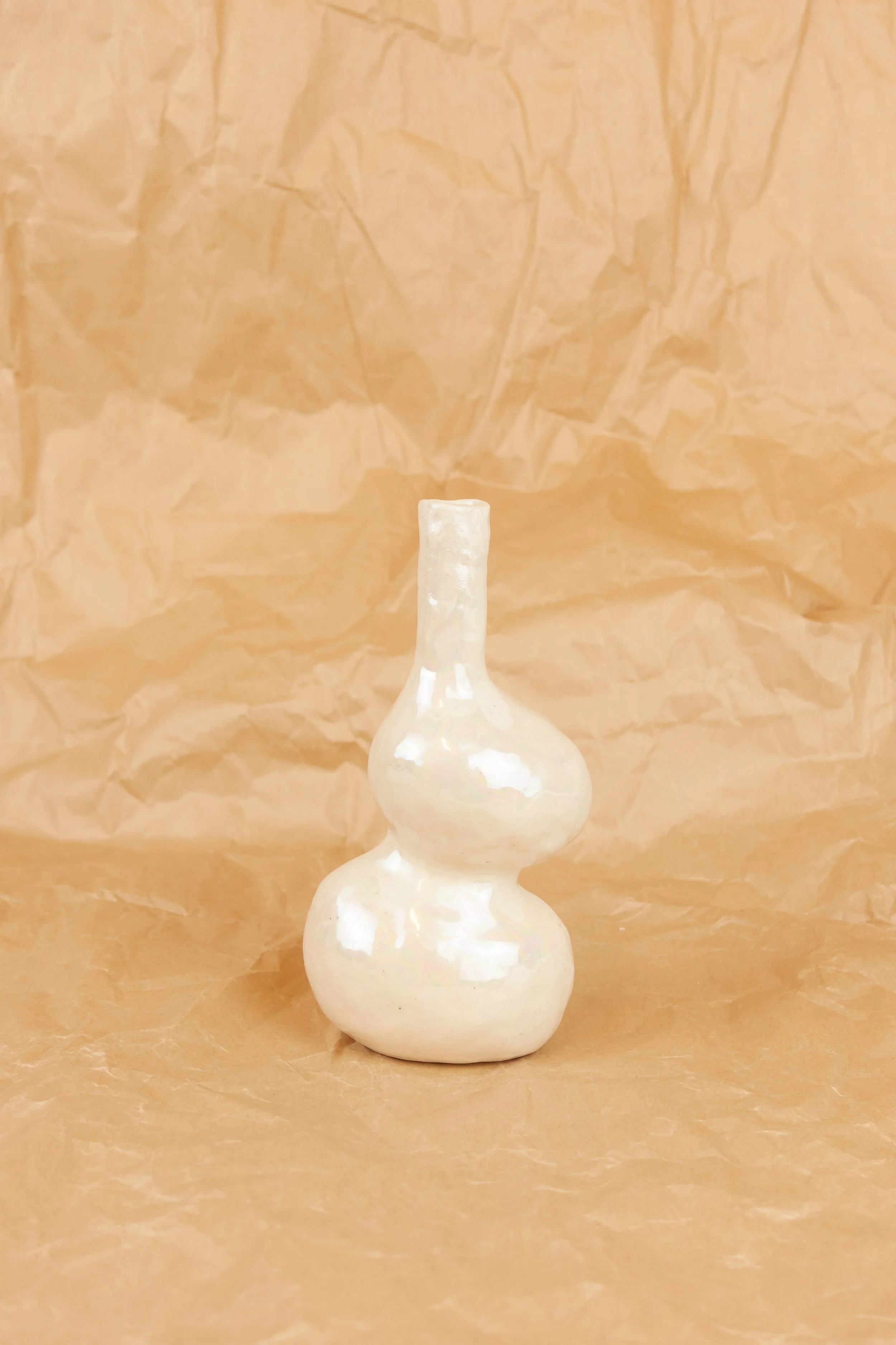 ELOISE WHITE small pearl vase 561.jpg