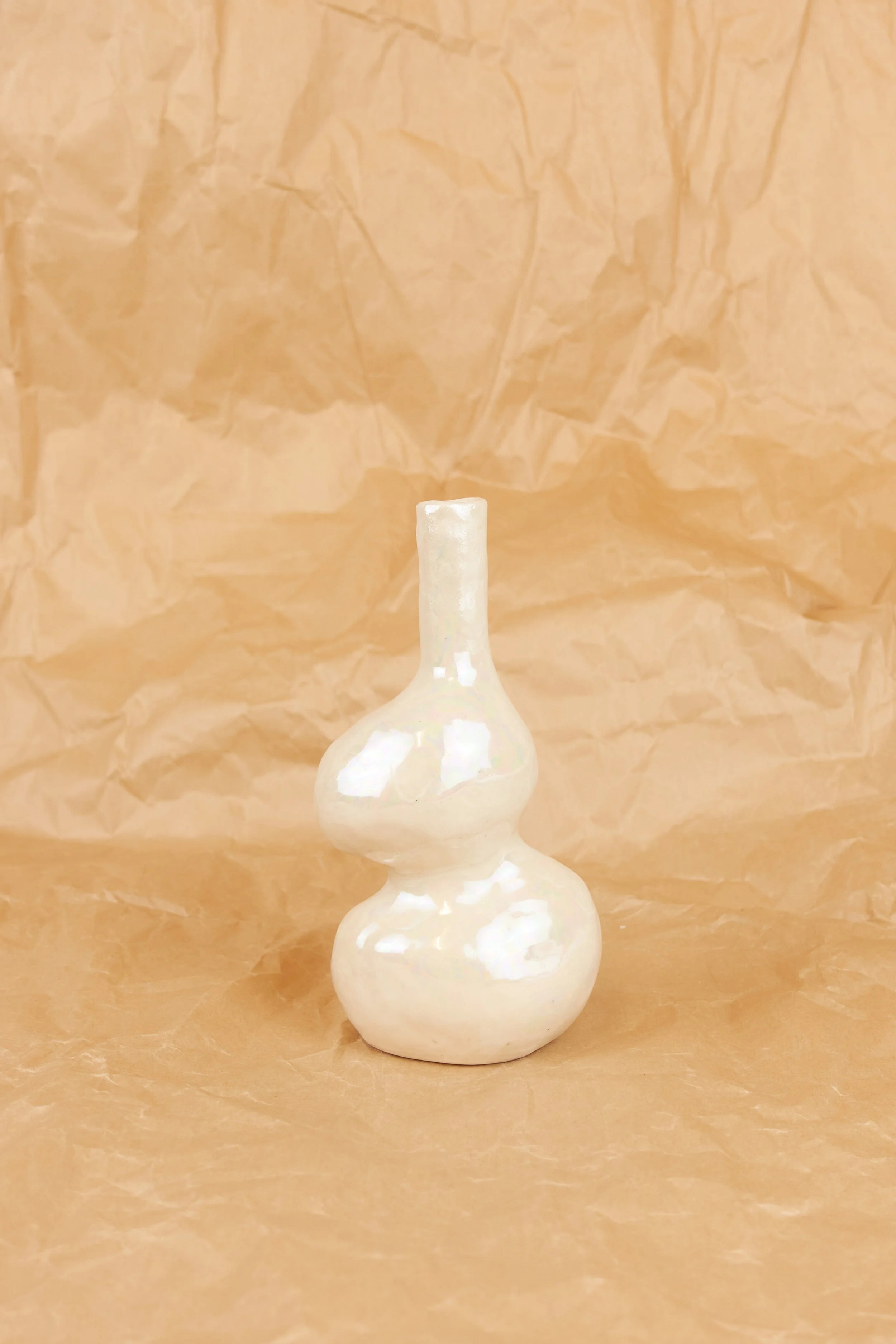ELOISE WHITE small pearl vase 559.jpg