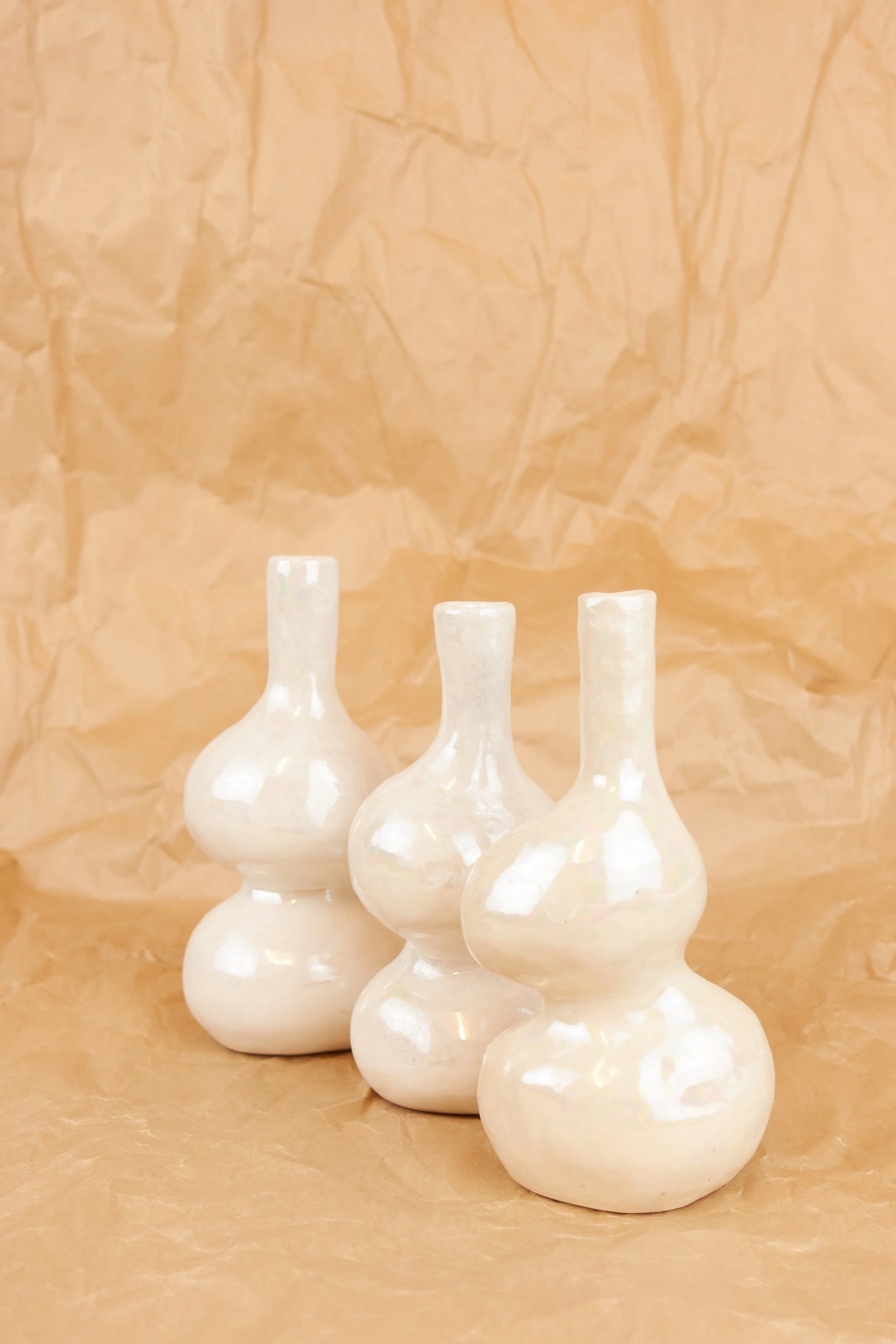 ELOISE WHITE small pearl vase 563.jpg