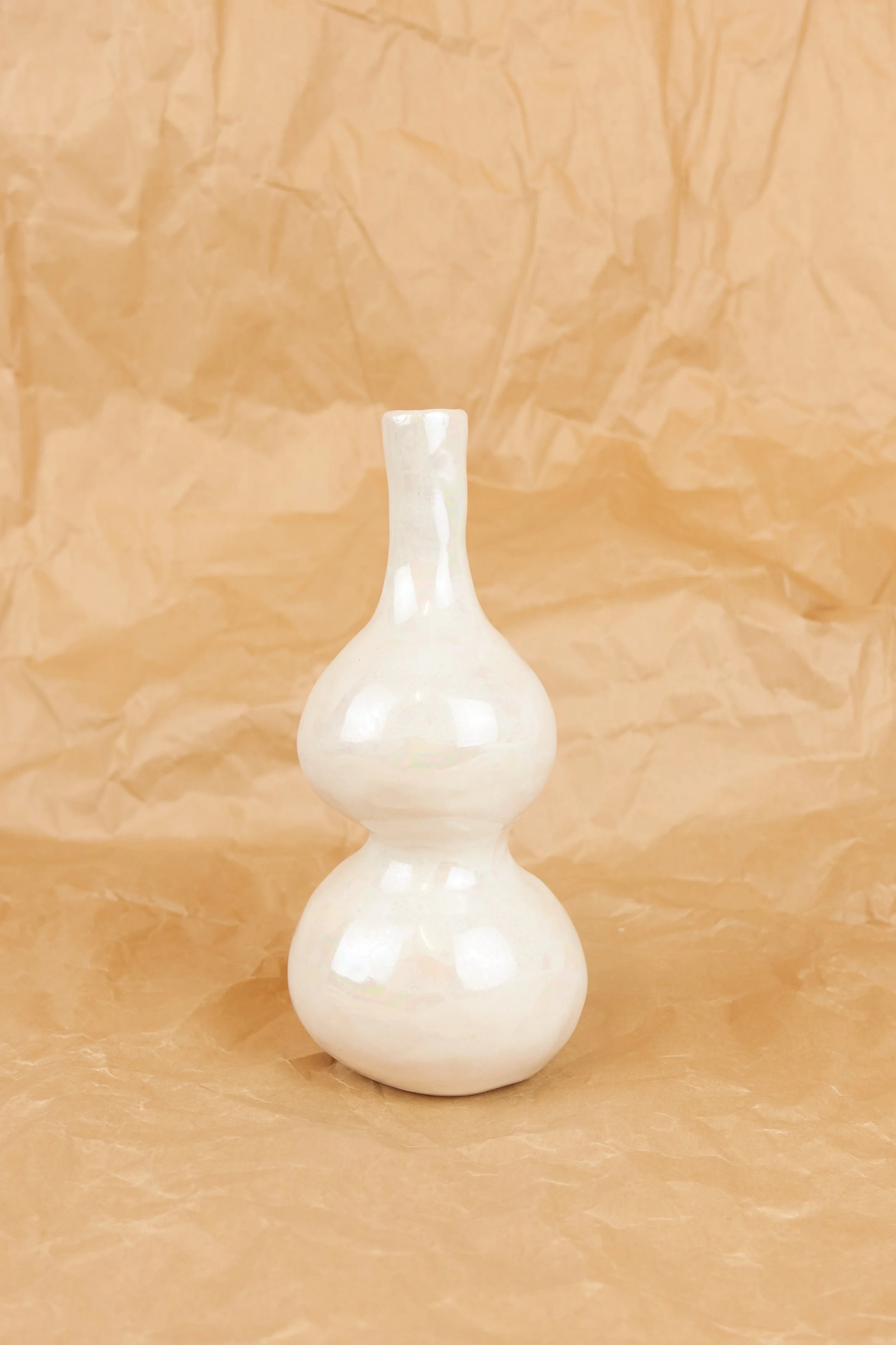 ELOISE WHITE large pearlescent vase 566.jpg