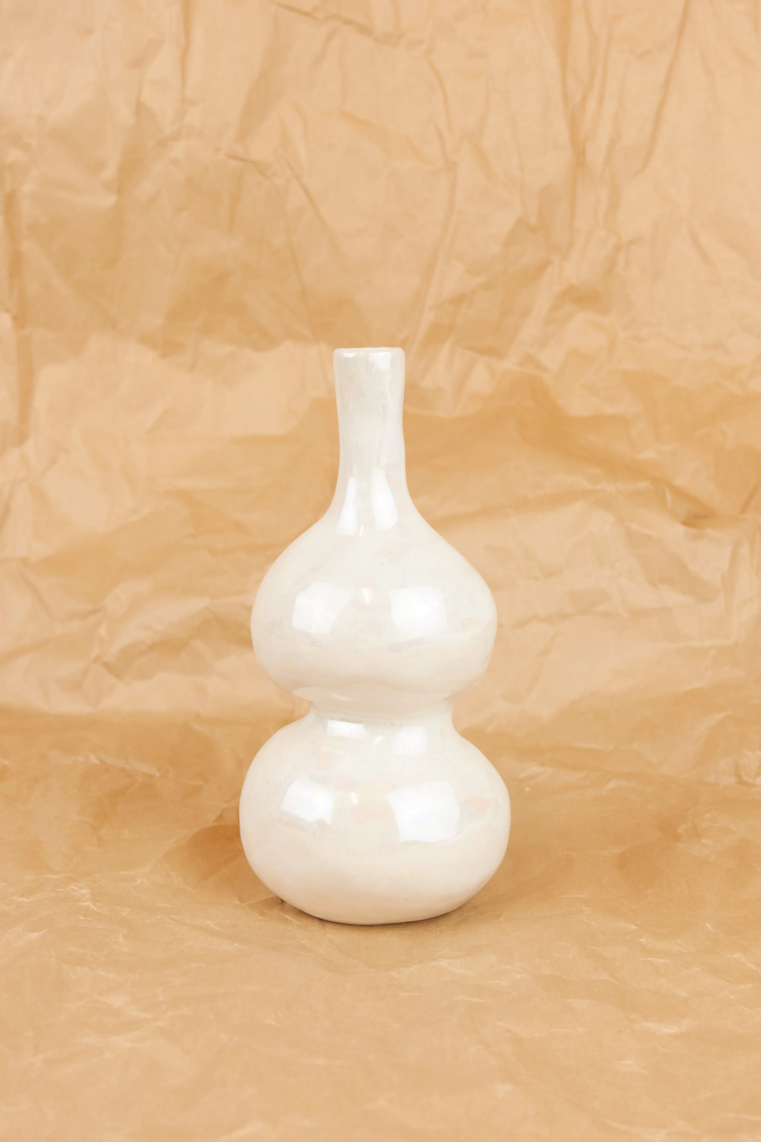 ELOISE WHITE large pearlescent vase 567.jpg