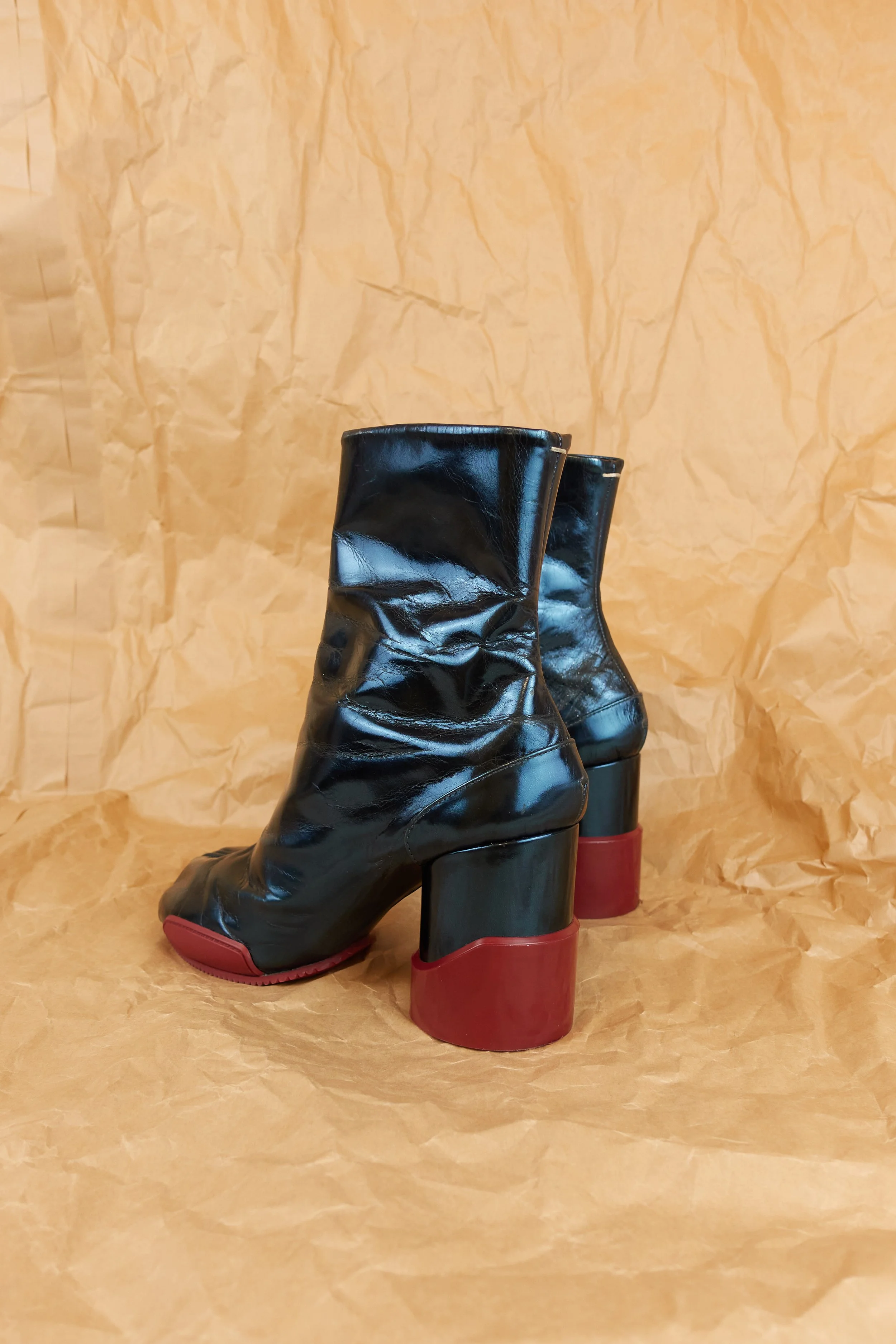 MAISON MARTIN MARGIELA metallic tabi heels with rubber soles 586.jpg