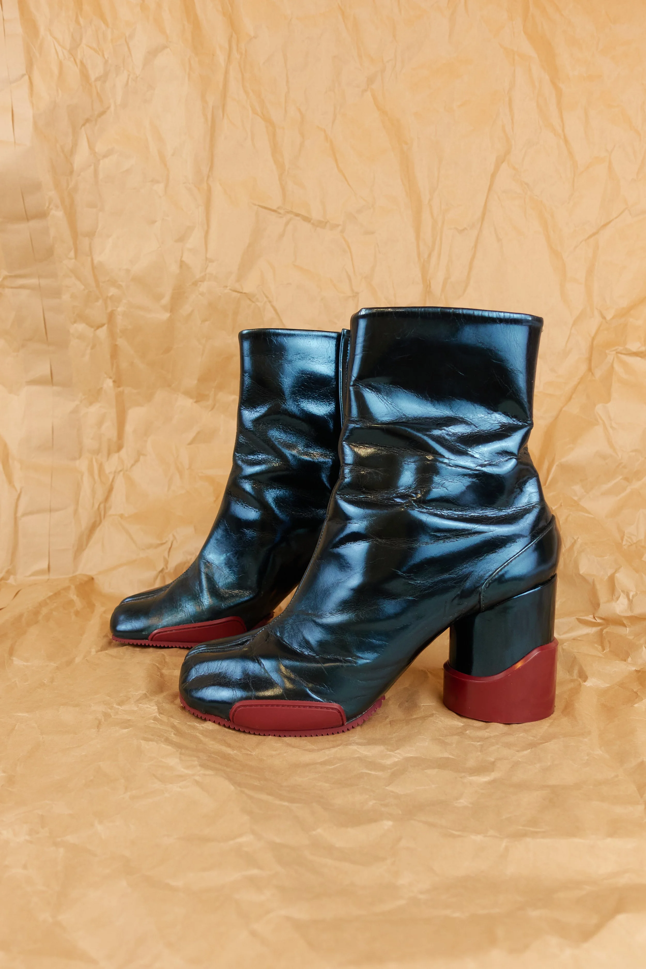 MAISON MARTIN MARGIELA metallic tabi heels with rubber soles 585.jpg