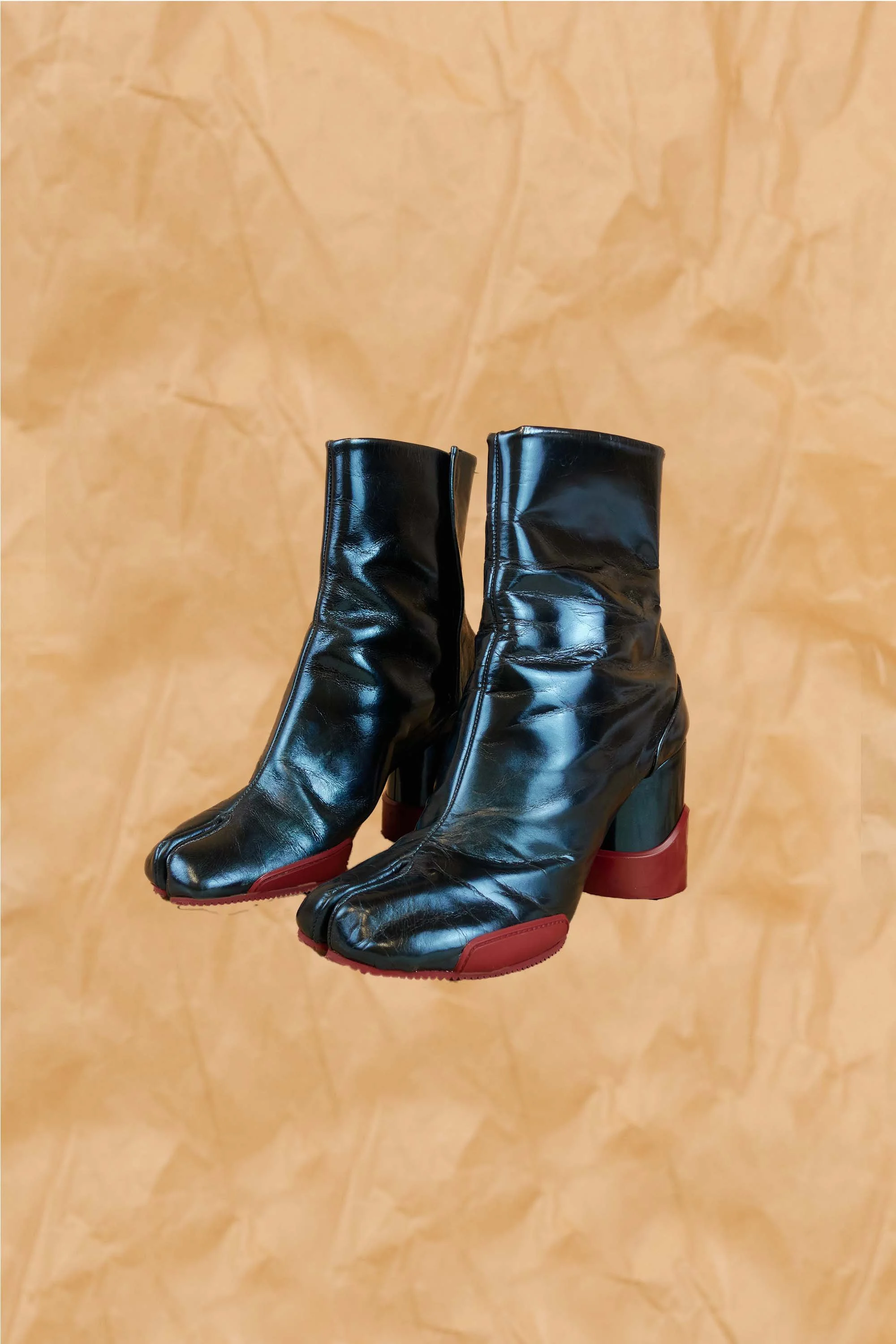 MAISON MATRIN MARGIELA metallic tabi heels.jpg