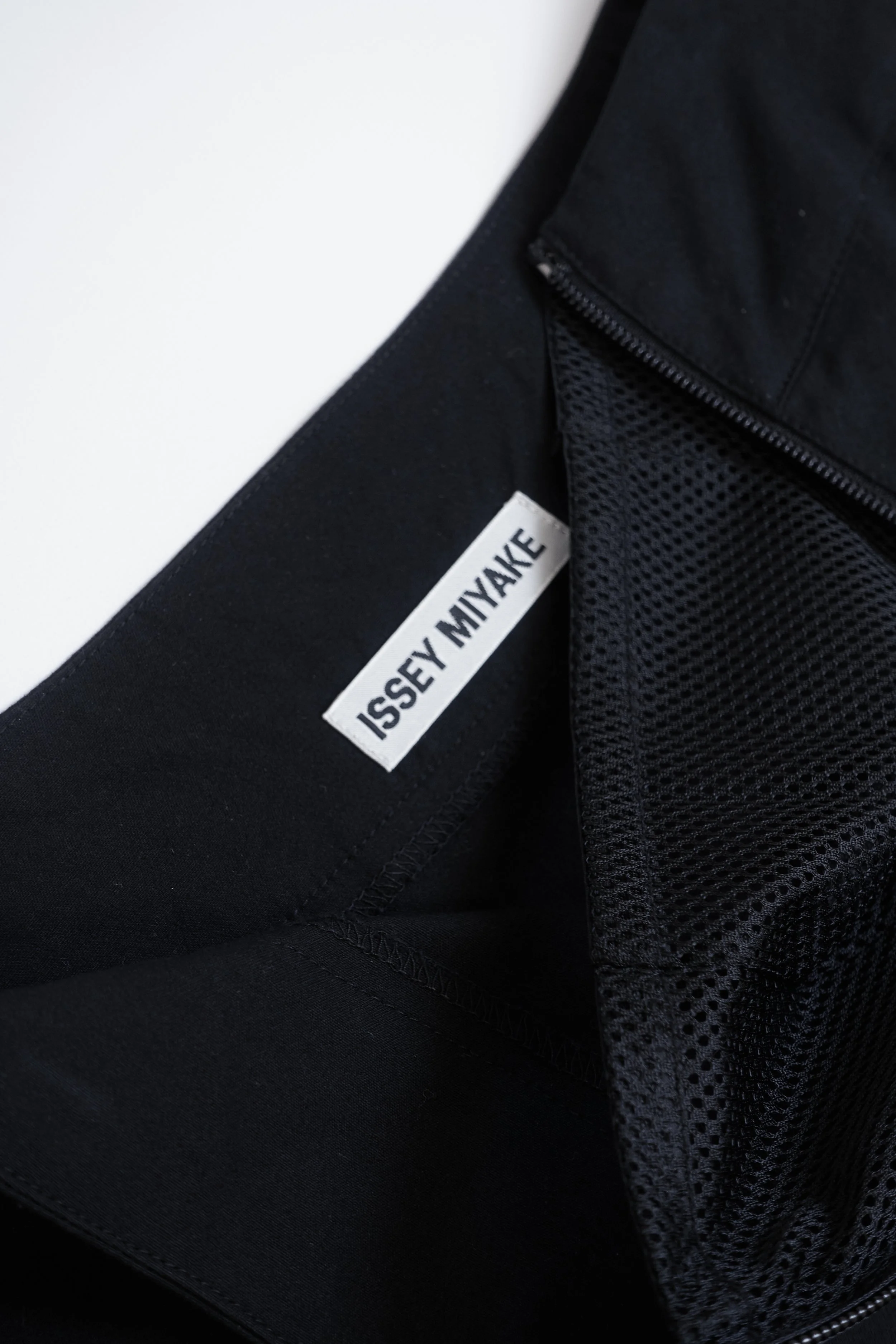 ISSEY MIYAKE zip mesh reveal long skirt (black) ￼￼706 220429.jpg