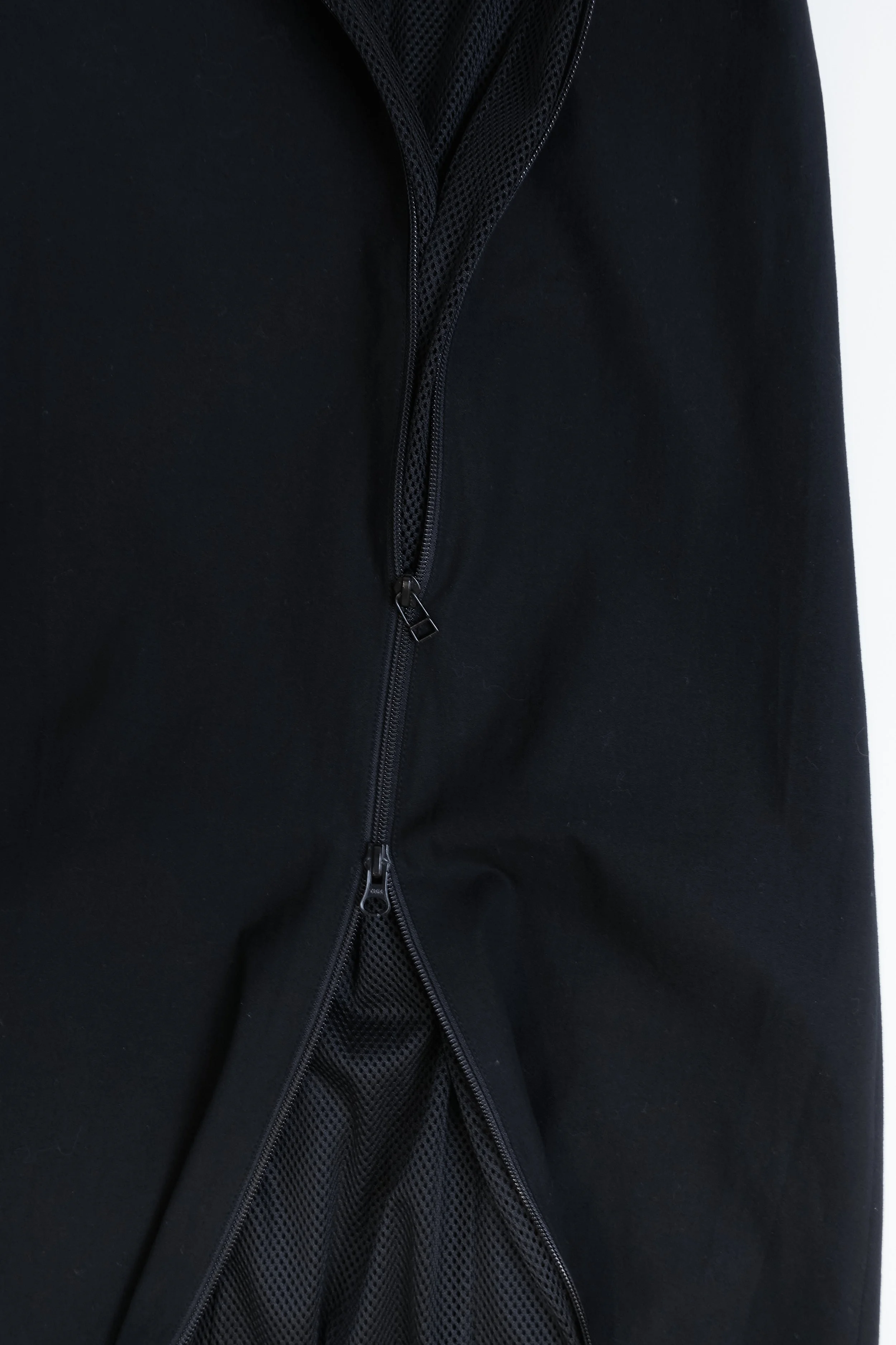 ISSEY MIYAKE zip mesh reveal long skirt (black) ￼￼703 220429.jpg