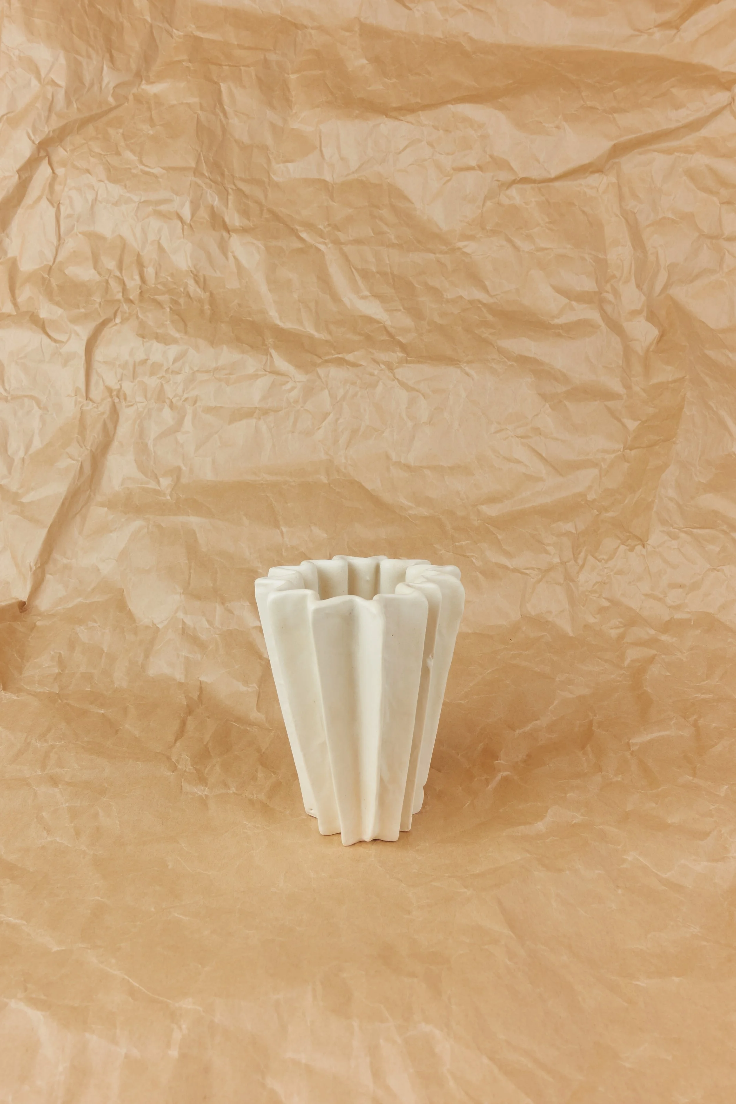 Kirsten Perry pleated vase 968 220527.jpg
