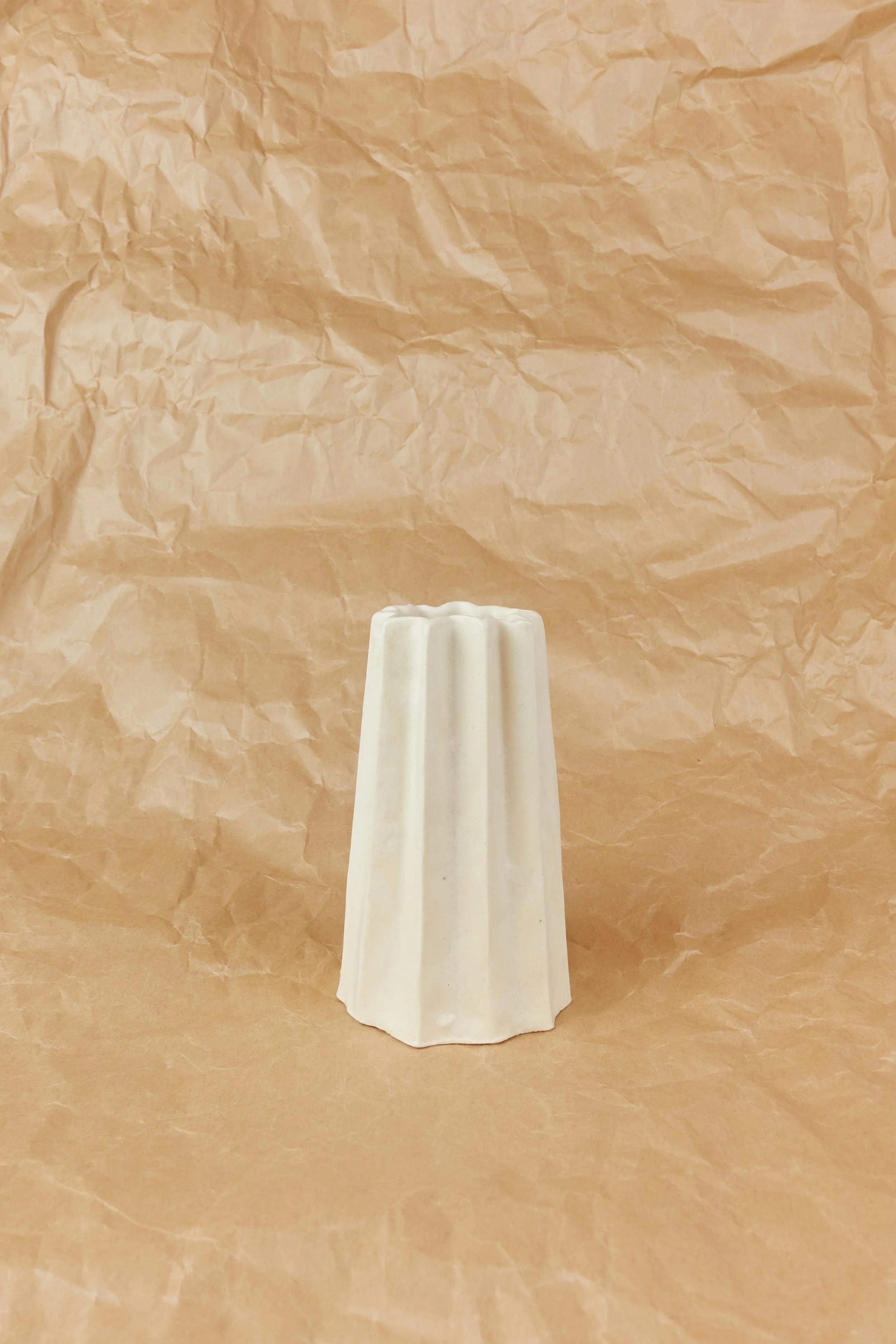 Kirsten Perry tapered rim pleated vase 1021  220527 Capture One Catalog0064.jpg