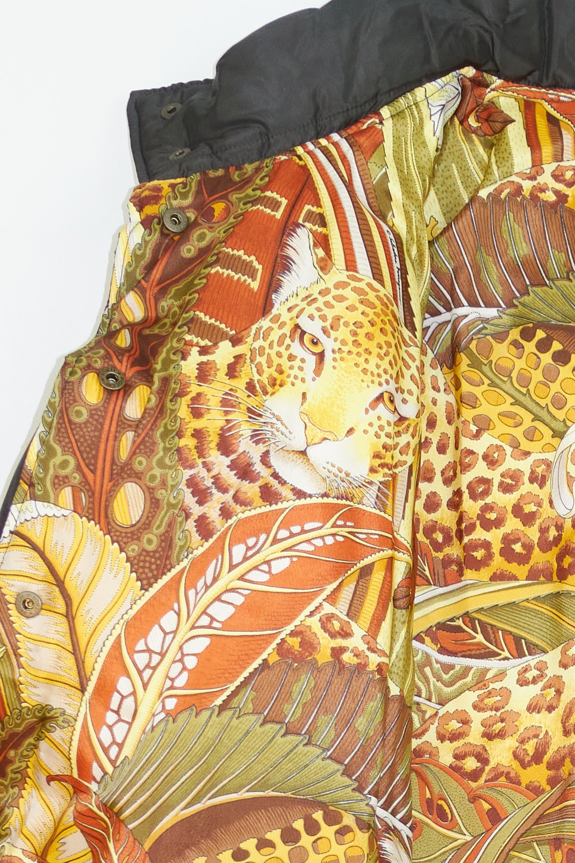 Slavatore Ferragamo wide silhouette puffer with Ferragamo lining0030-890.jpg