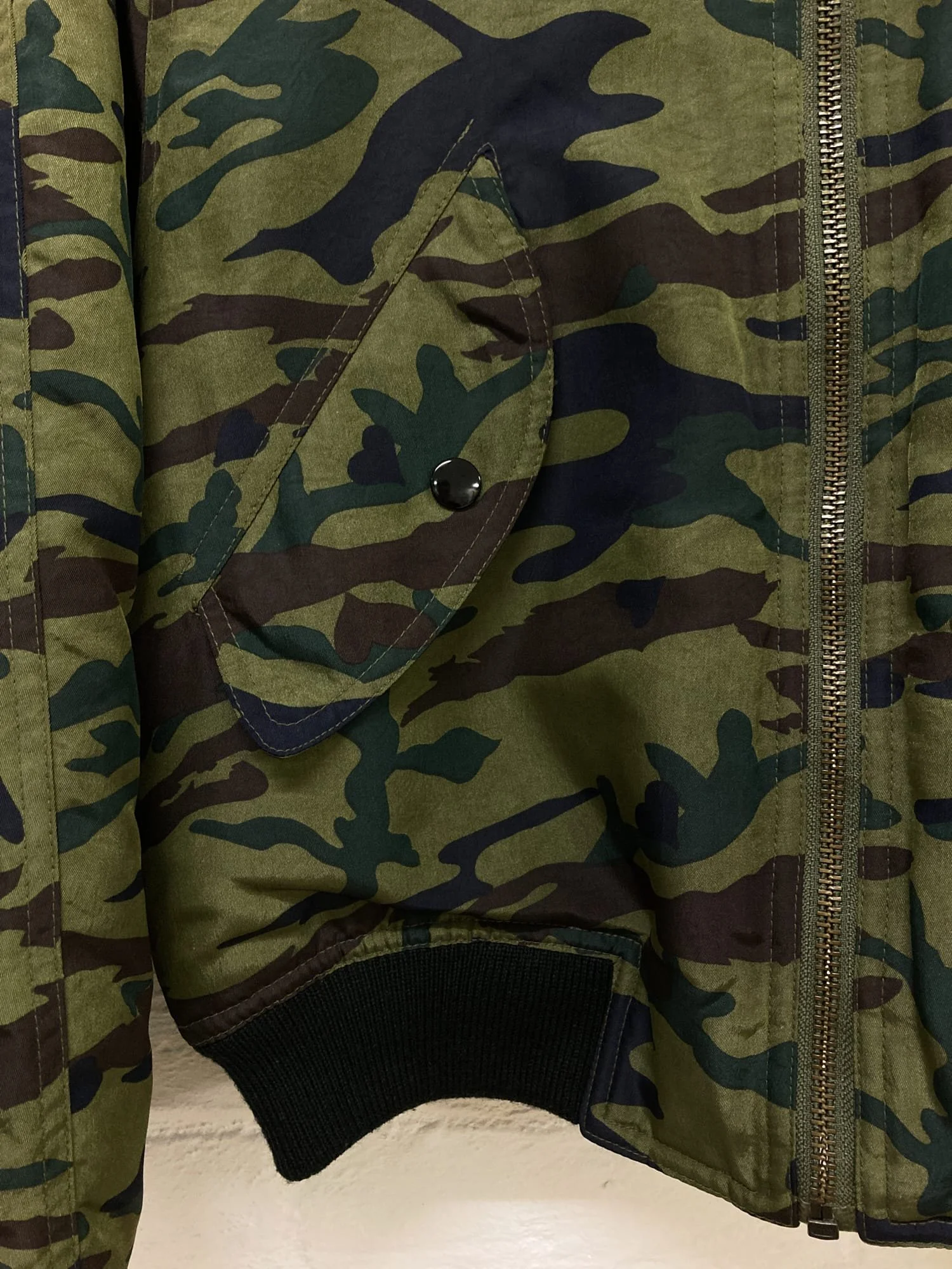 FS2007_Jean Paul Gaultier Junior khaki heart camo MA-1 bomber jacket_03.jpg