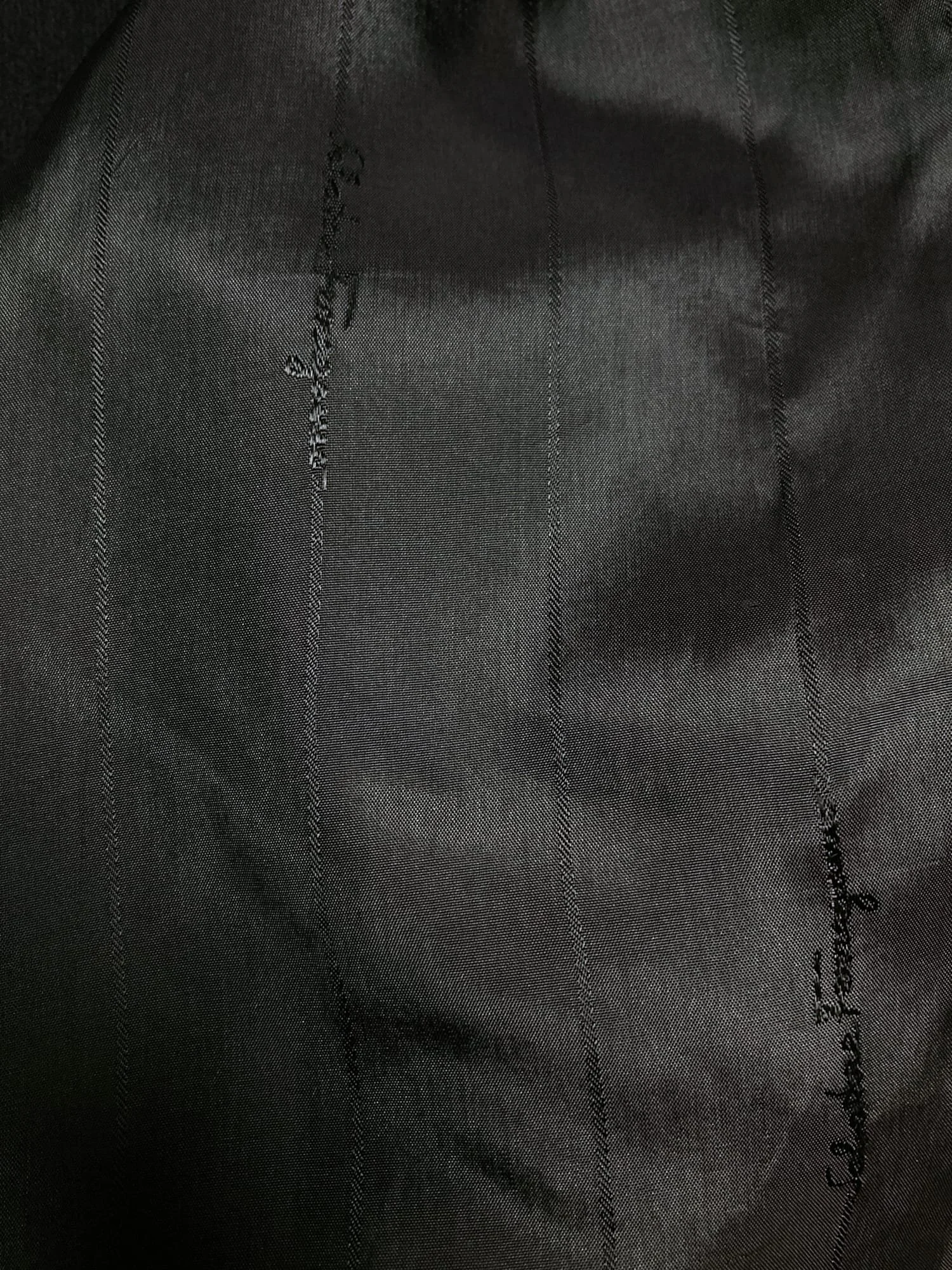 AFF_Salvatore Ferragamo poly and nylon coat with detachable liner and layered collar_08.jpg