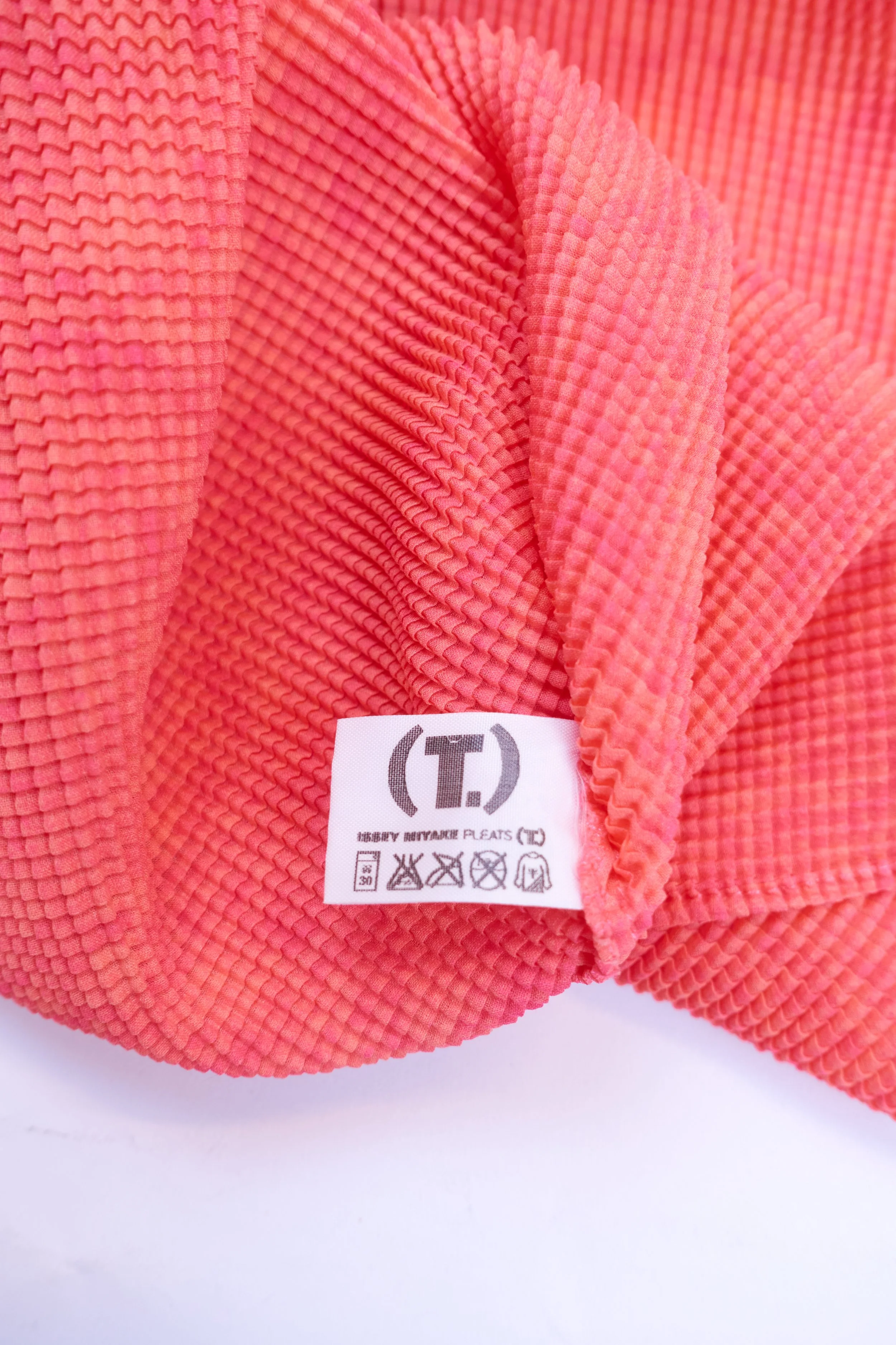 ISSEY MIYAKE MEN mottle dyed t-shirt with pleat front & stiching detail  220901 6.jpg