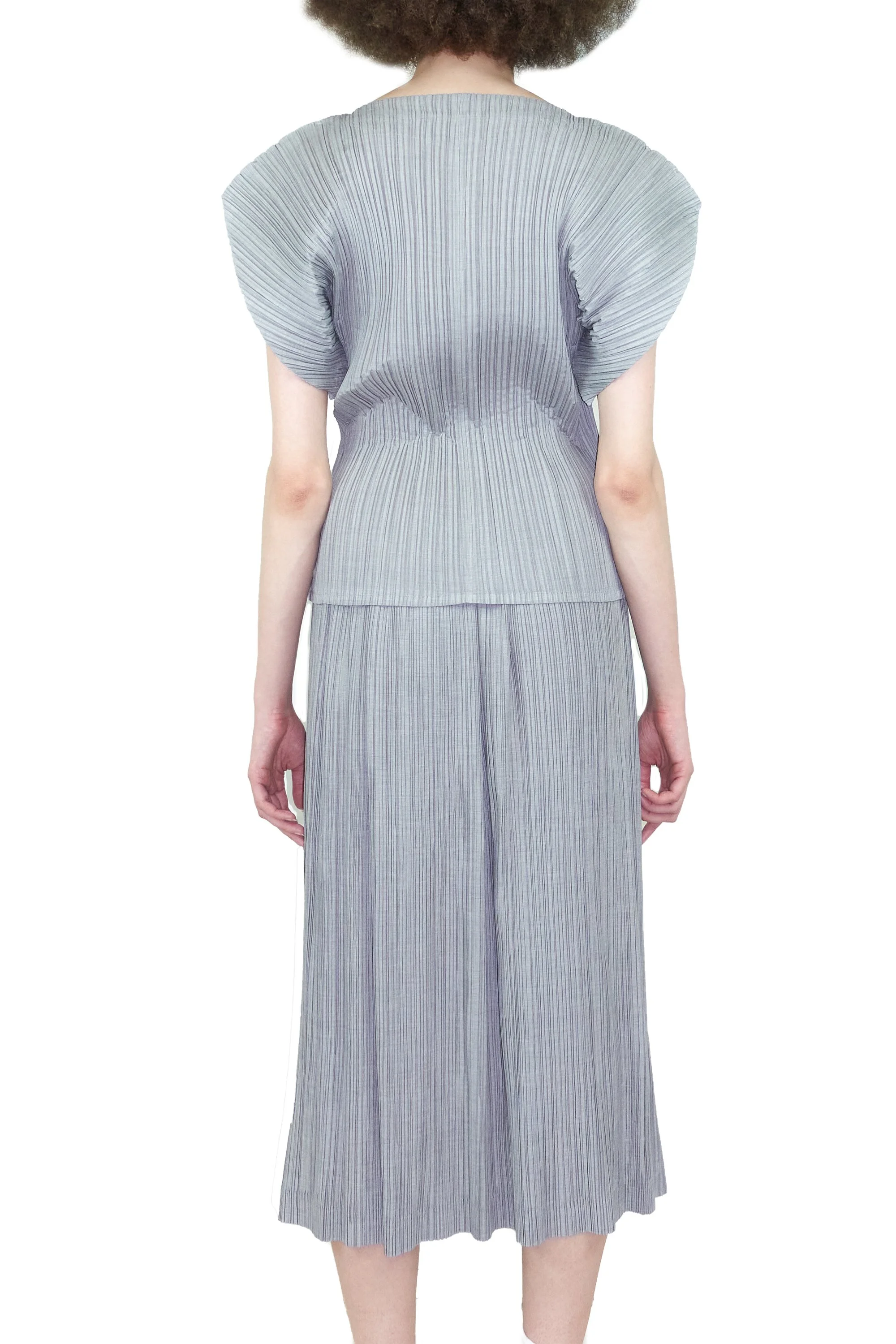ISSEY MIYAKE pleated two peice silver set 0483 221003.jpg