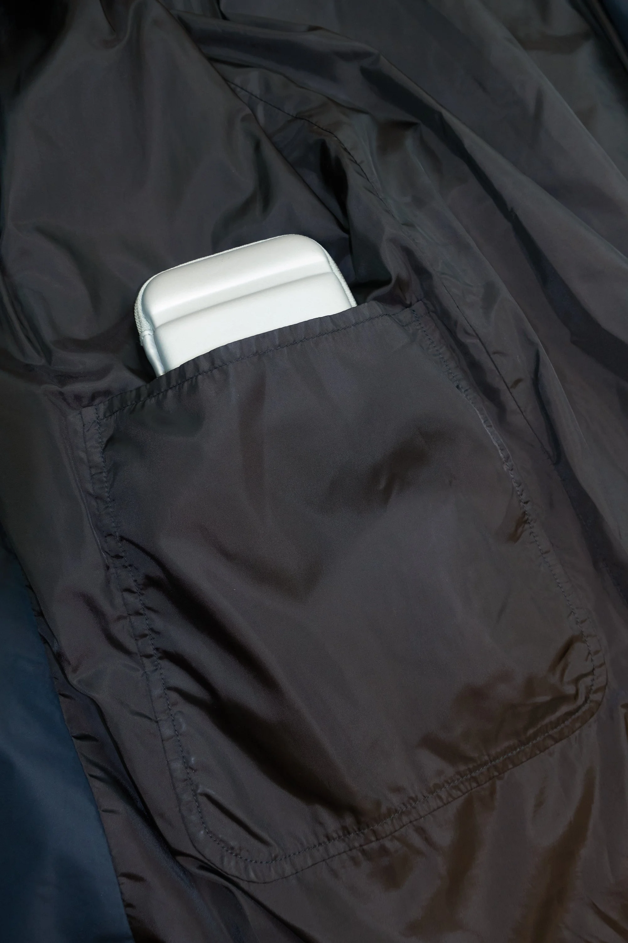 221118 windcoat issey miyake blavy hooded puffer 1050.jpg