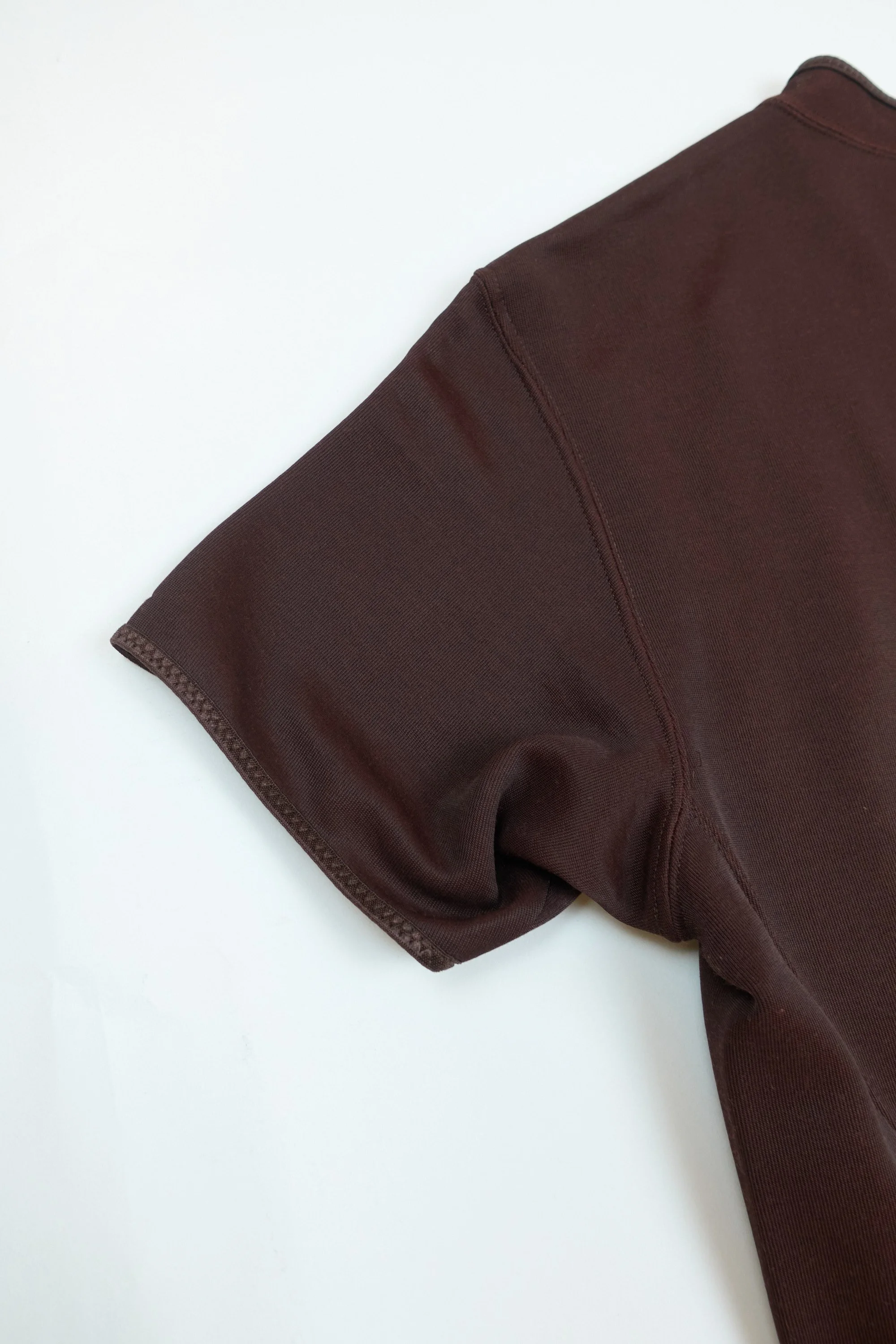 221118 issey miyake men stretchy burdguny & red t-shirt 0888.jpg