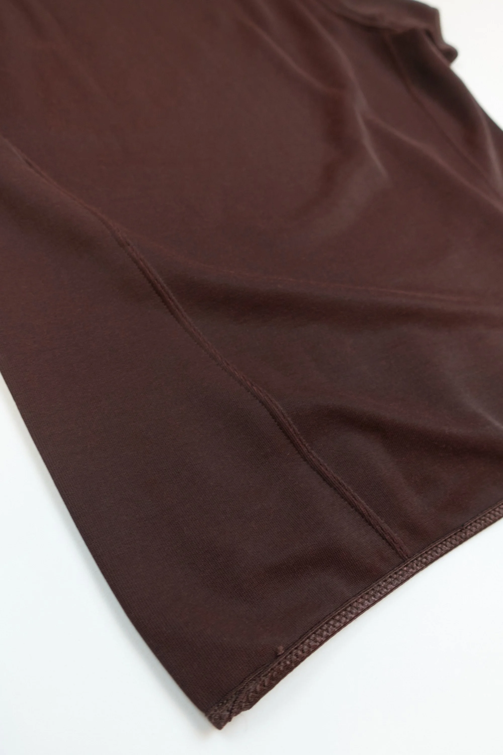 221118 issey miyake men stretchy burdguny & red t-shirt 0890.jpg