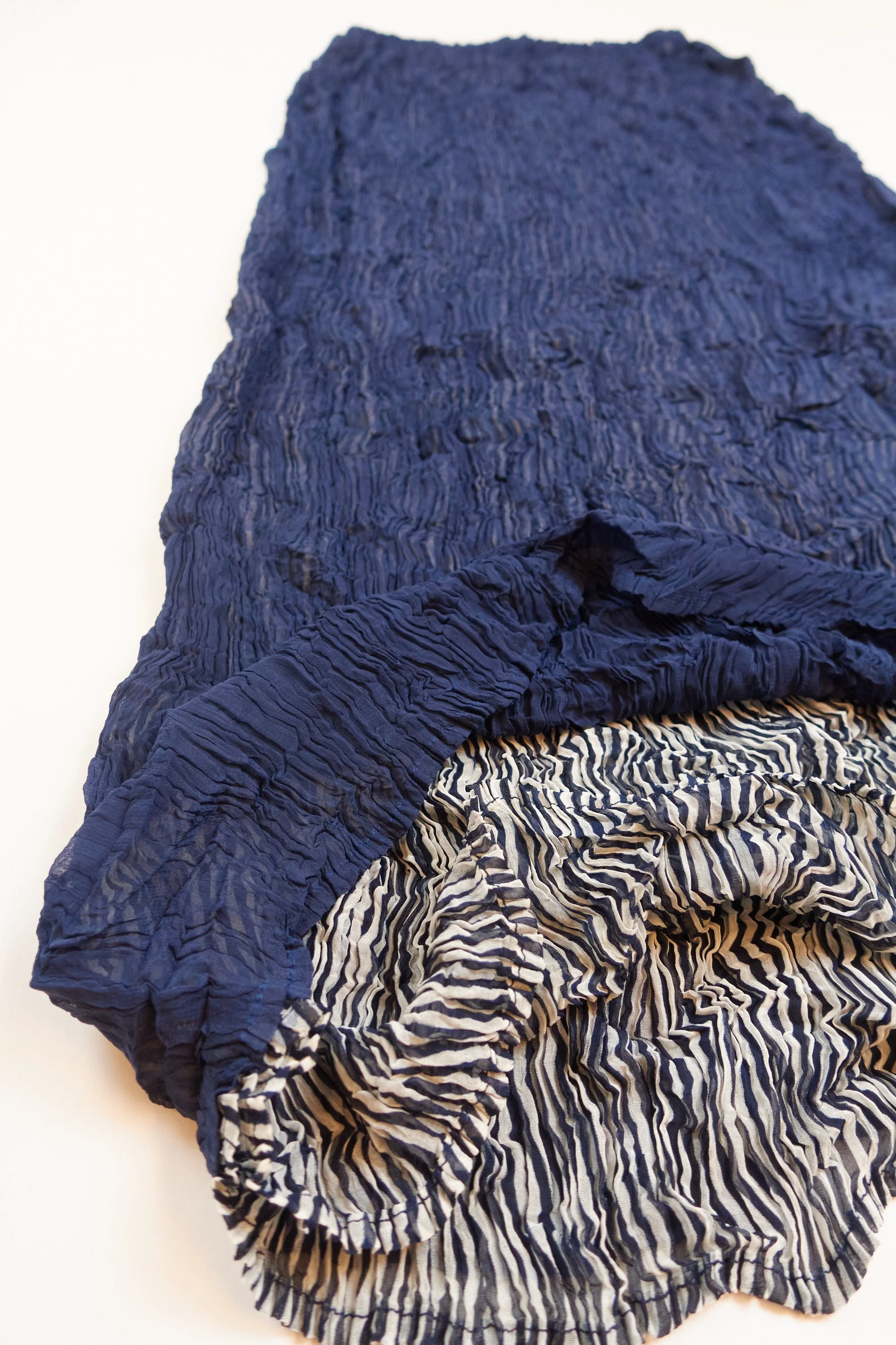 221118 issey miyake crinkle two layered striped skirt 0949.jpg