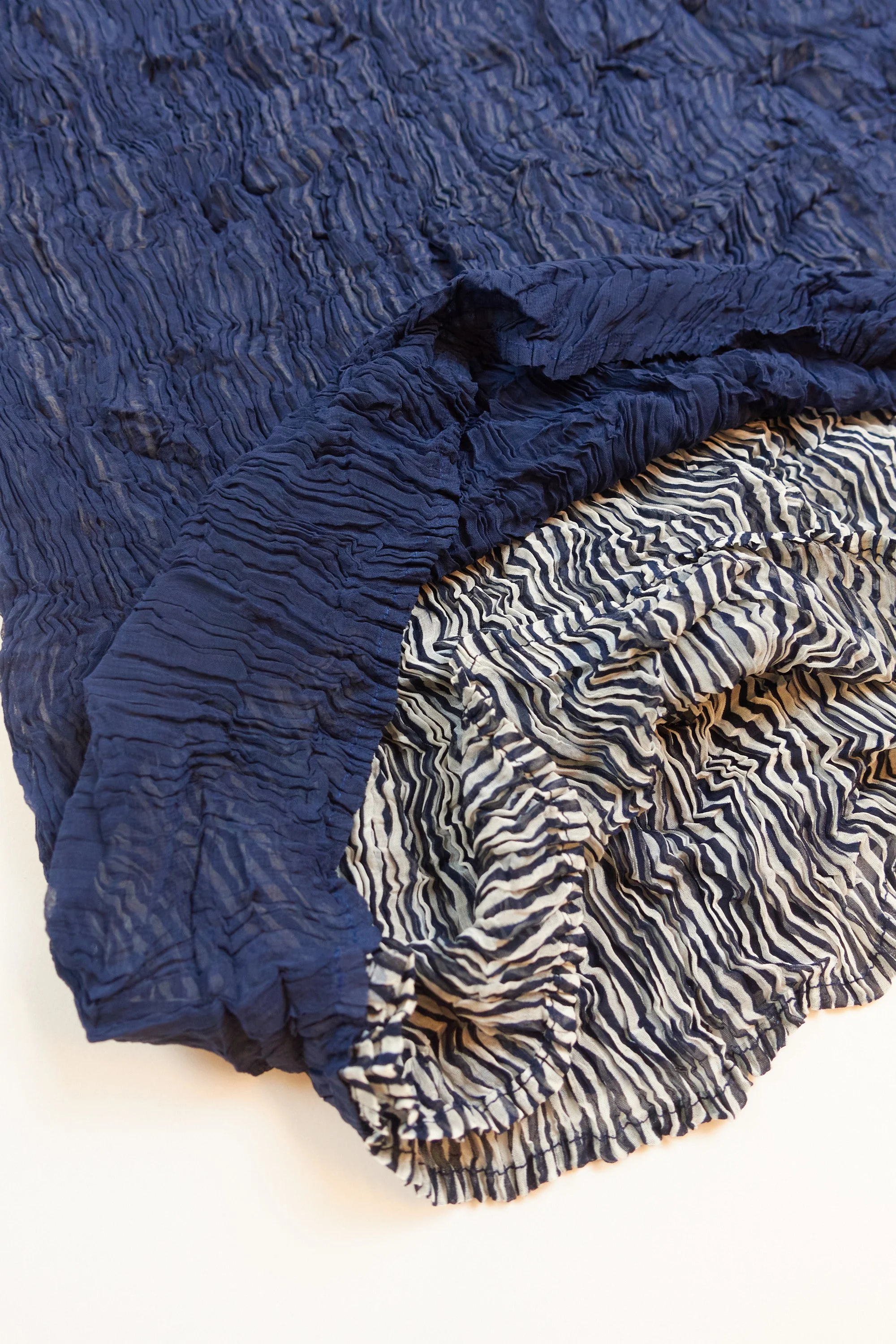 221118 issey miyake crinkle two layered striped skirt 0946.jpg