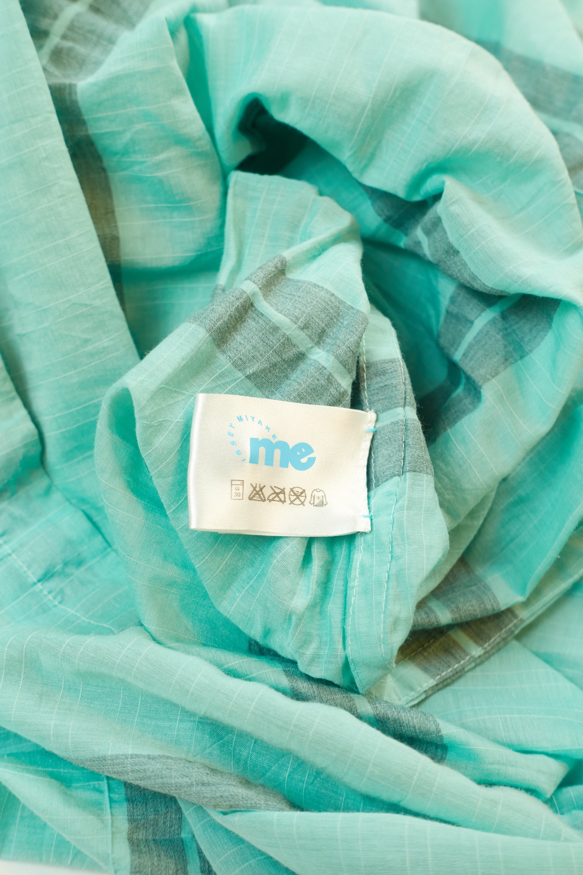 221118 issey miyake me 2005 caulilower striped turqoise dress 0775.jpg