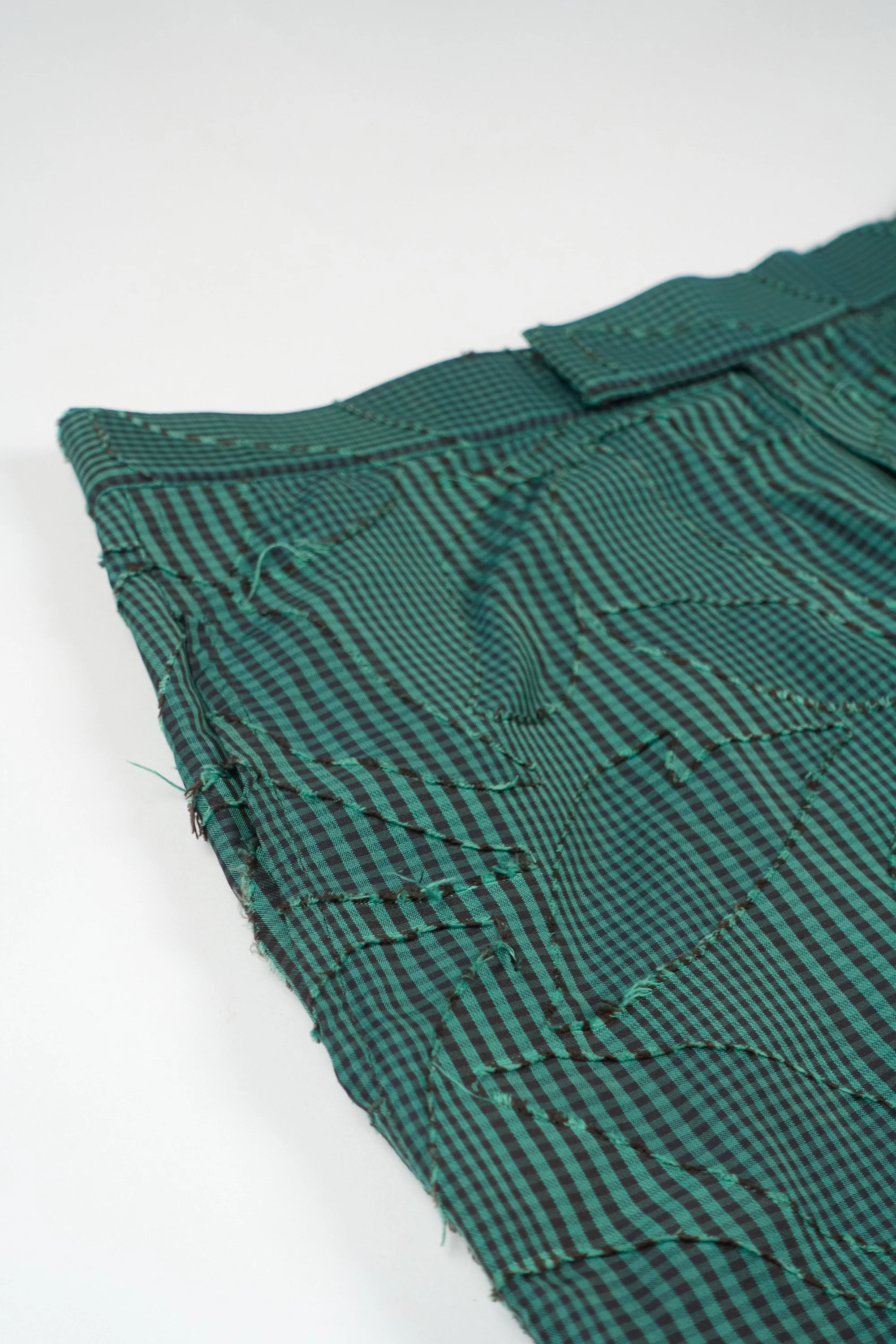 230210 230212 DSC01270 ISSEY MIYAKE HAAT leaf trousers.jpg