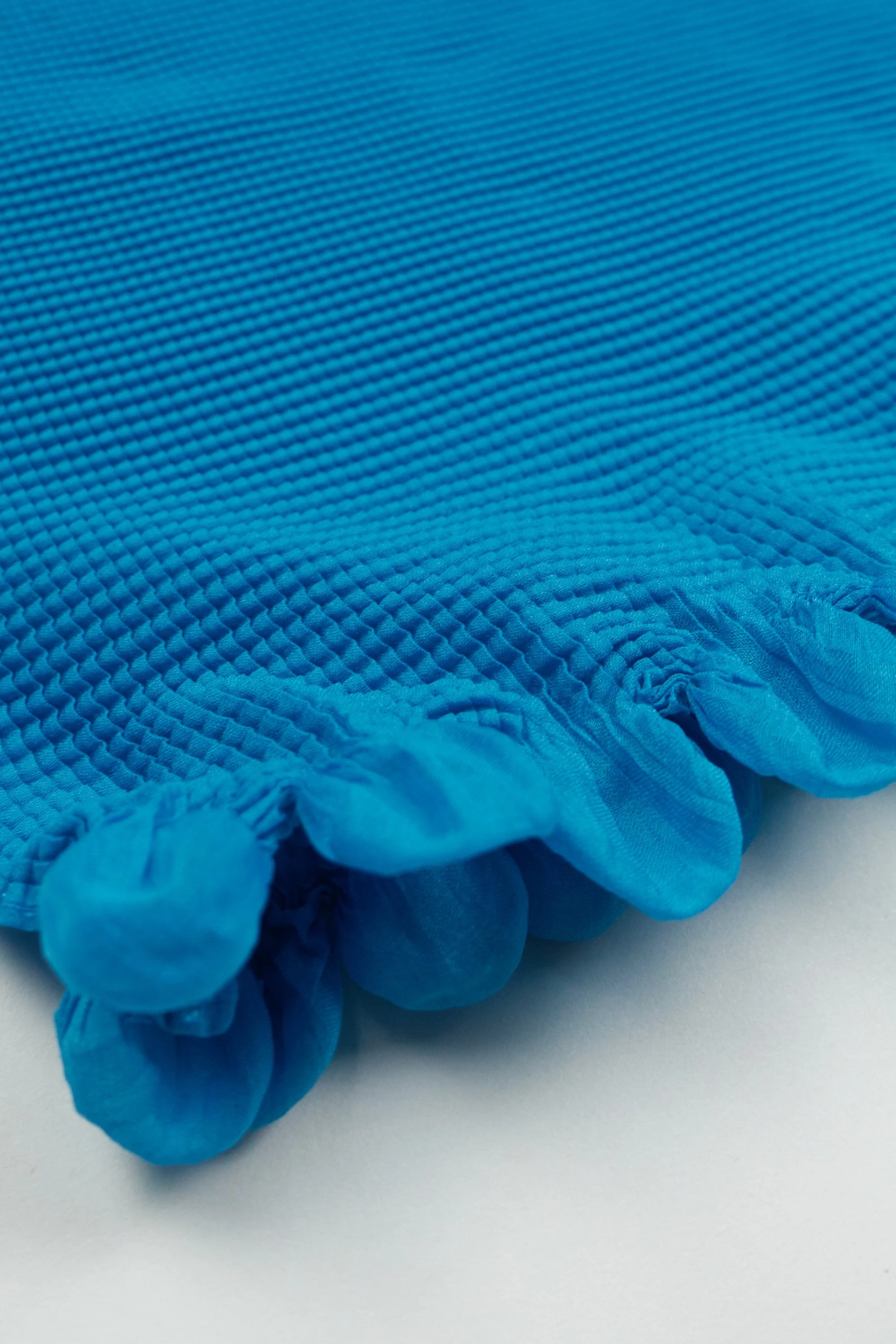 230302 Issey Miyake me bubble singlet blue 1651.jpg