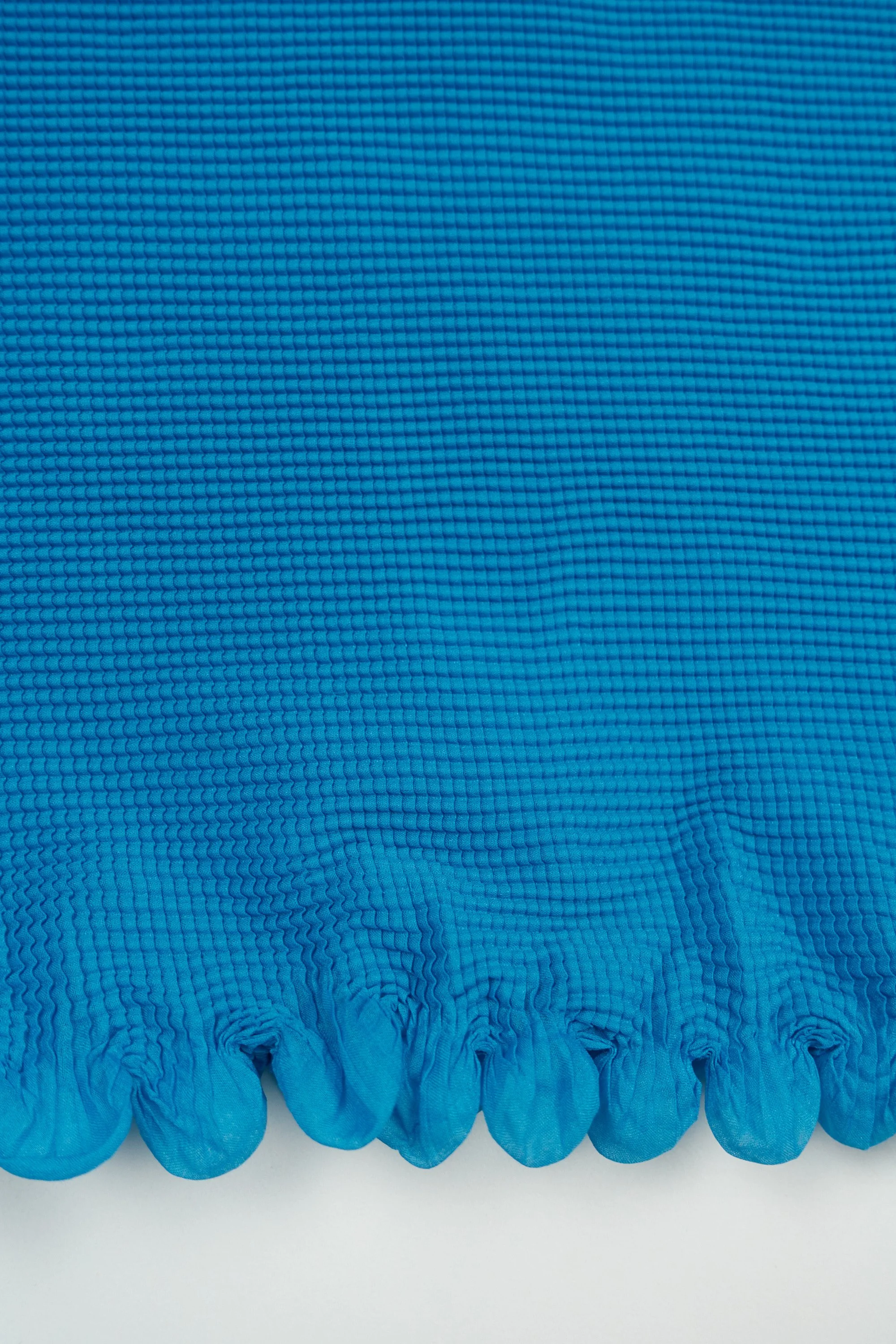 230302 Issey Miyake me bubble singlet blue 1647.jpg