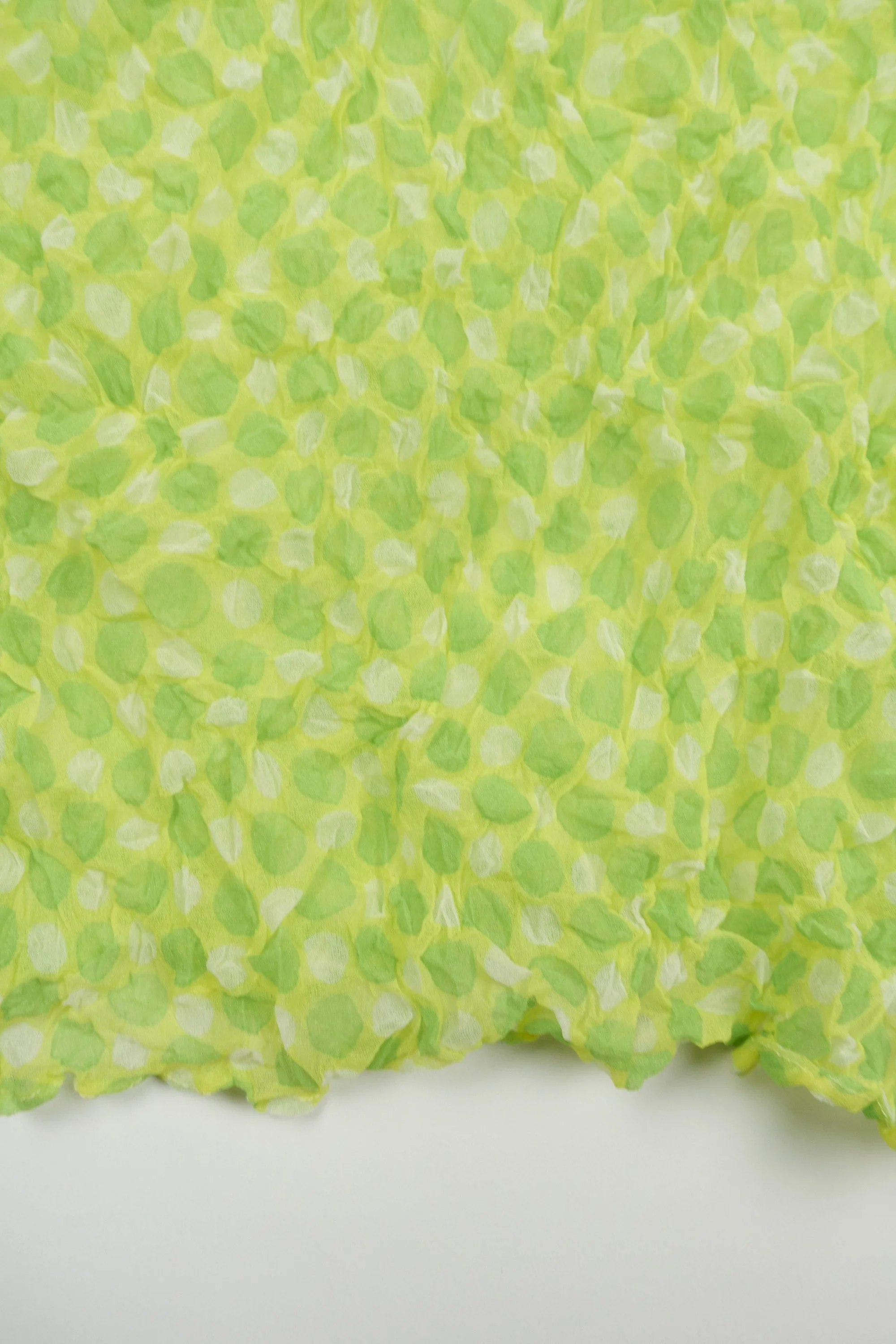 230302 ISSEY MIYAKE crinkle lime polka dot shortsleeve 1589.jpg