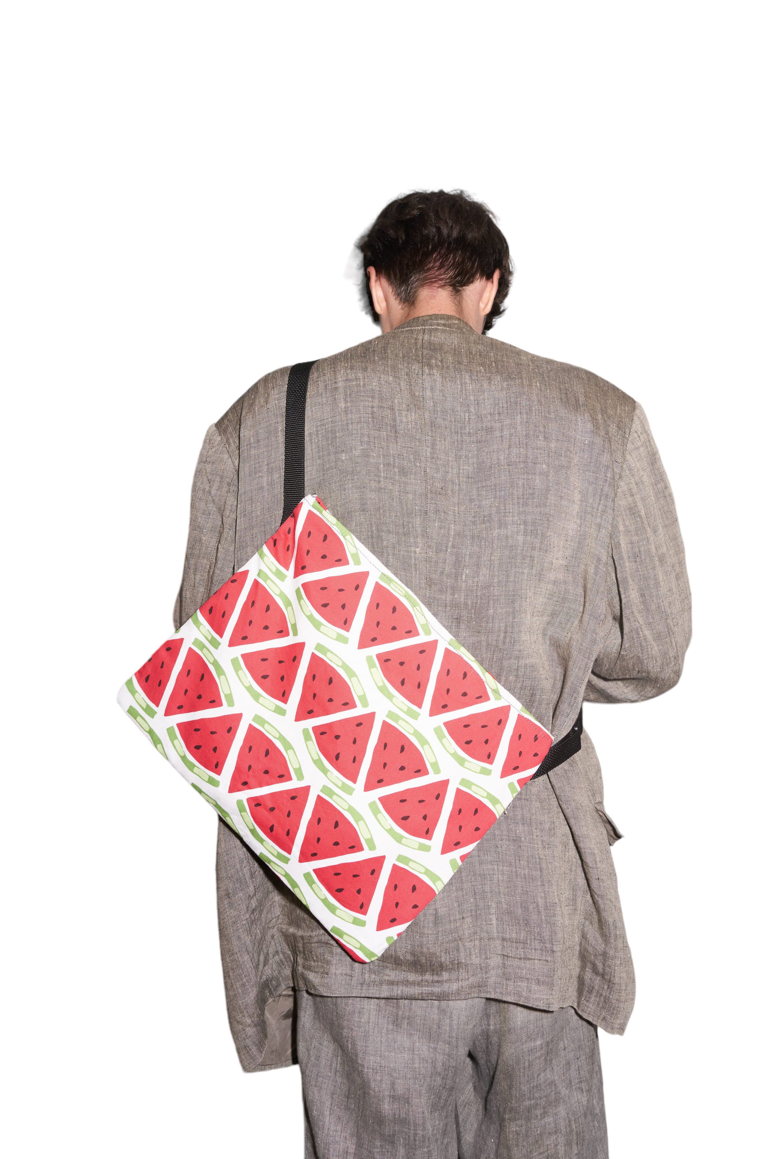 AFS_make friends with salad cycling satchel_29.jpg