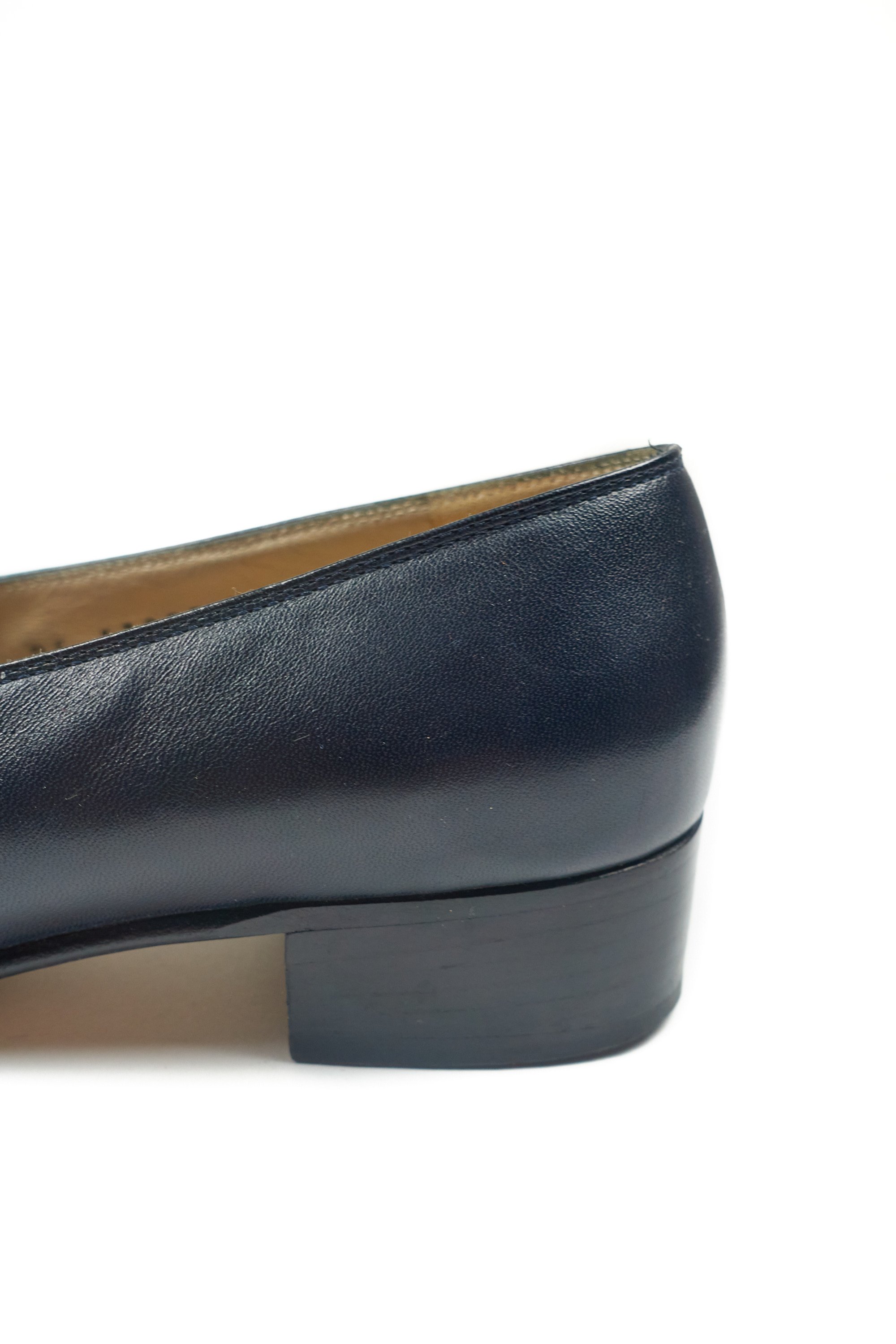 230515 2405 Ferragamo loafers navy leather with gold 1708.jpg