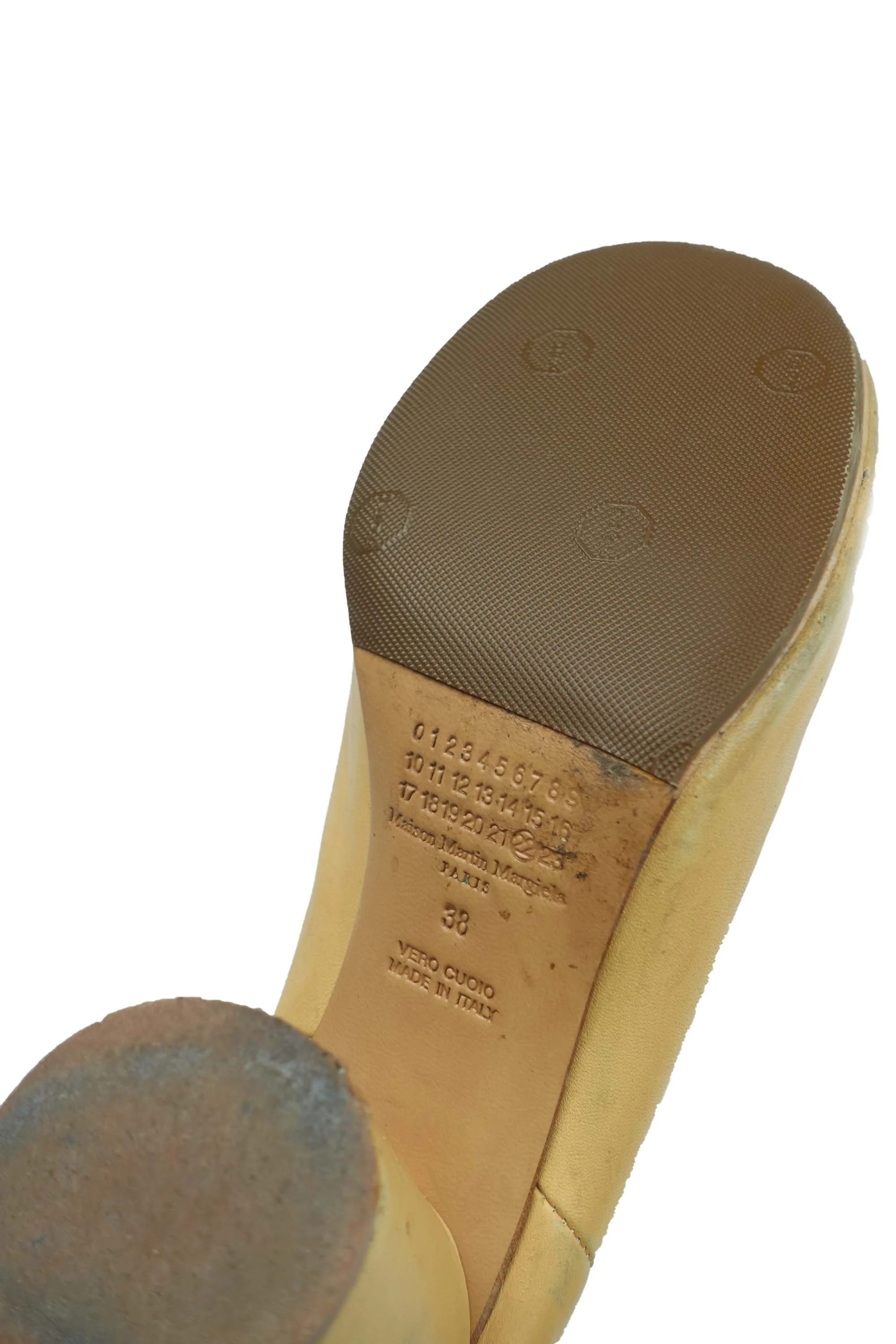 230515 2433 Margiela Heel Boots Cream 1688.jpg