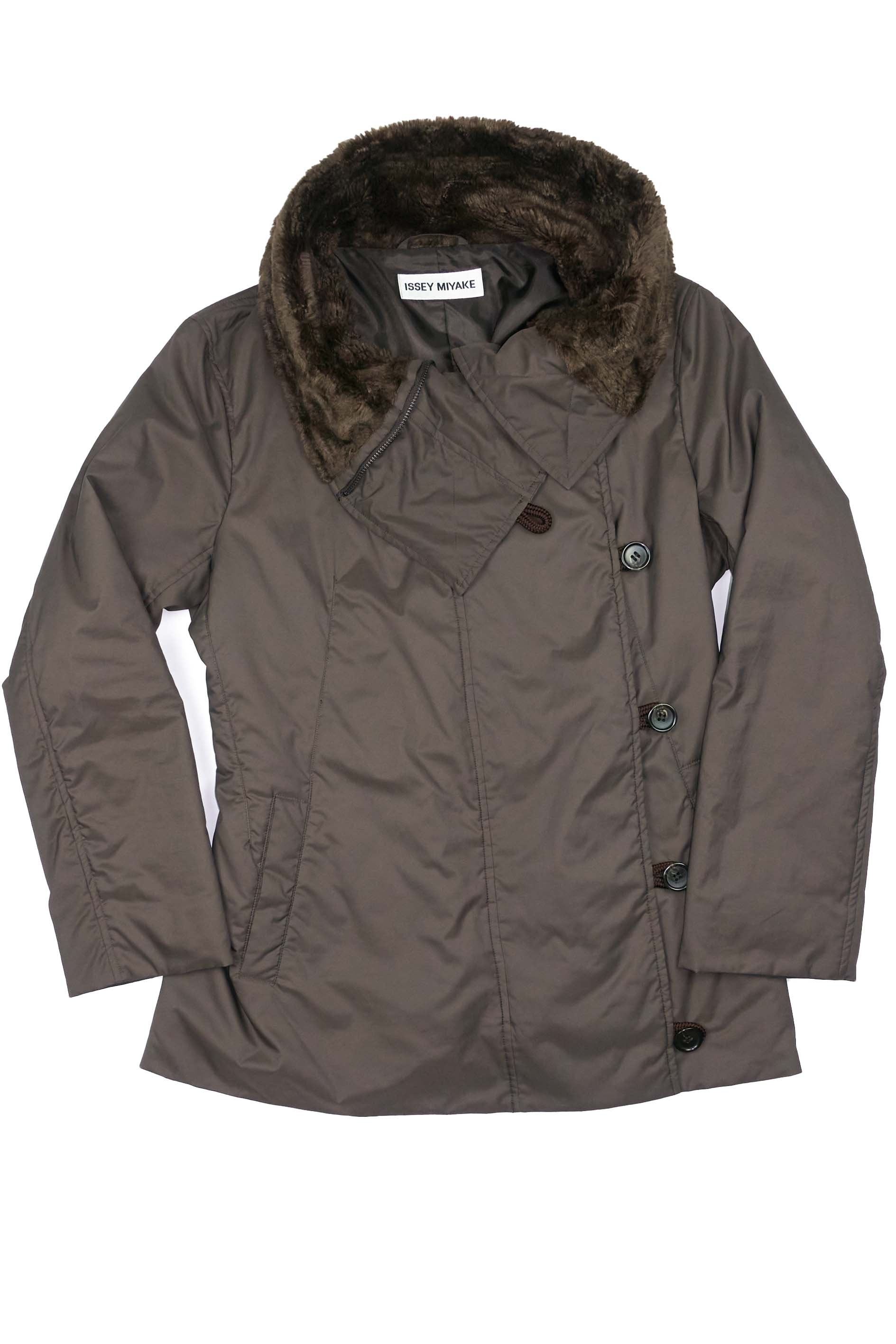 230609 2 Issey Miyake padded jacket with faux fur collar.jpg