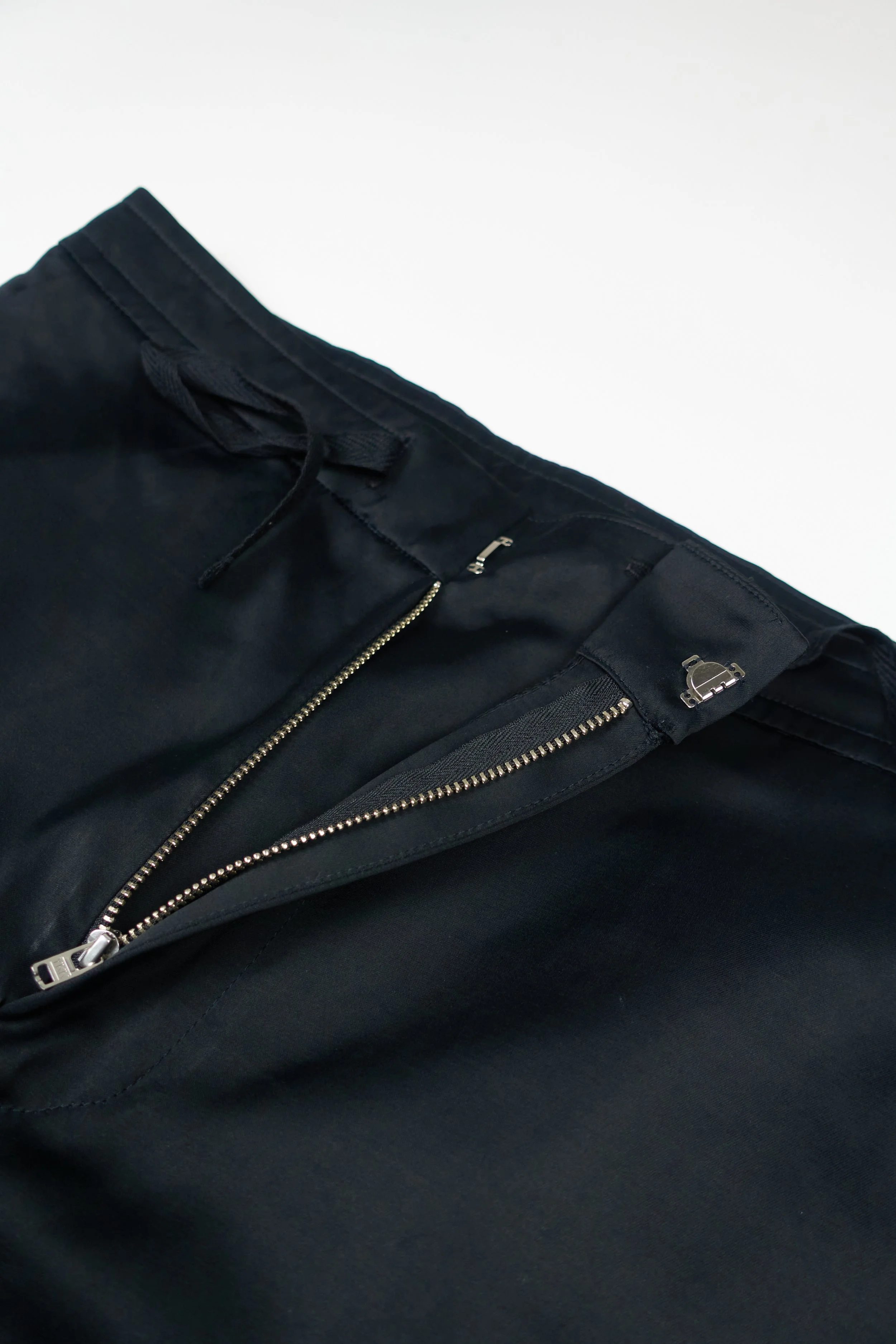 230727 VoC cargo pants lightweight black cupra 0263.jpg