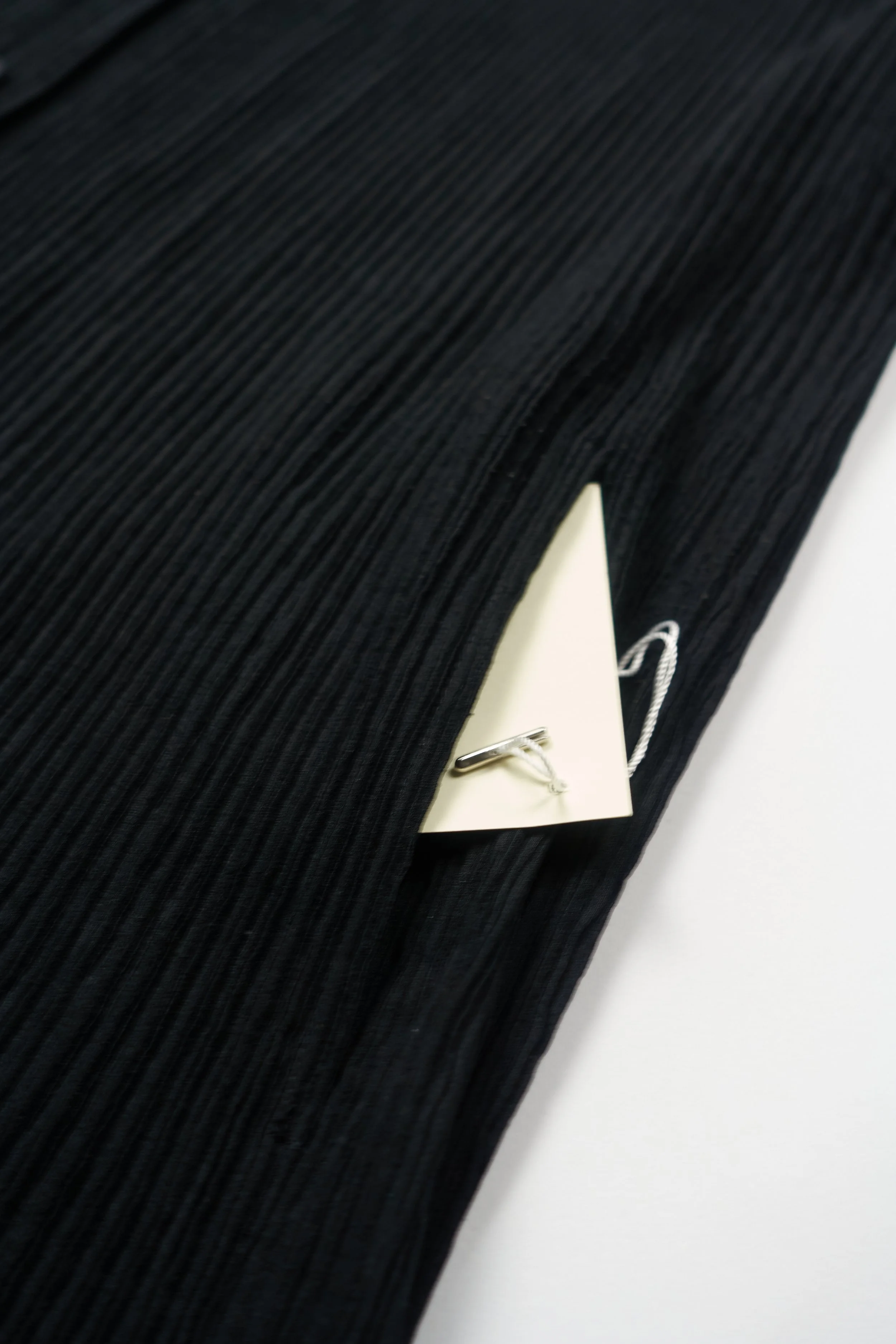 230727 Issey Miyake pleated blazer with cutouts black 0046.jpg