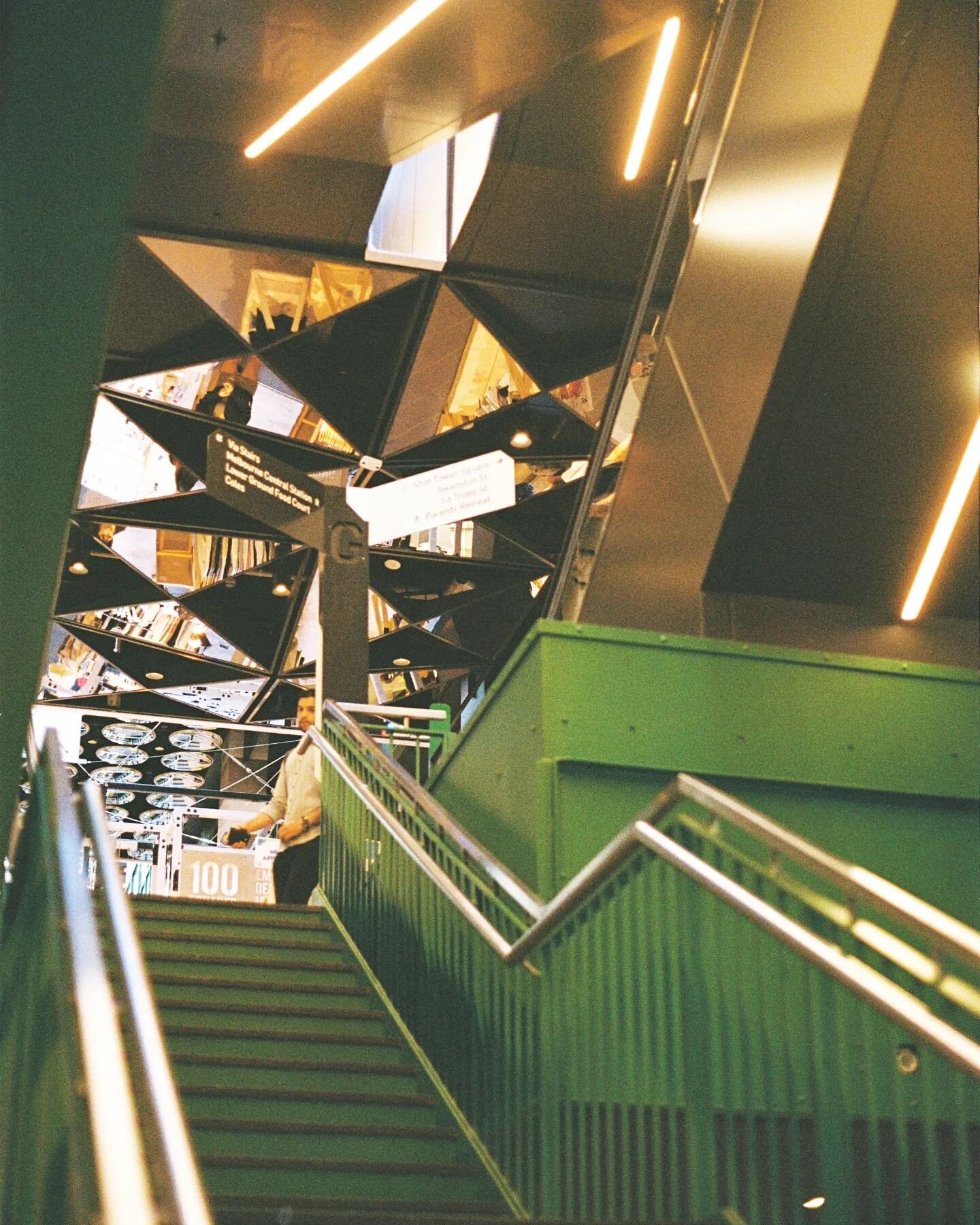 Staircase inside @melbournecentral from early February. Finally developed a couple more rolls, one Gold 200 and one Ultramax 400 and definitely have some nice shots to sift through
📷: Minolta X-500
🔎: MD Rokkor 50mm F1.4
🎞️: Kodak Ultramax 400
&bu