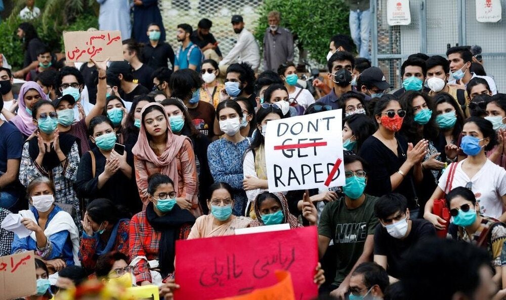 Pakistan: CFWIJ Stands By Women Journalists Criticizing Pm Khan For His Remarks On Rape