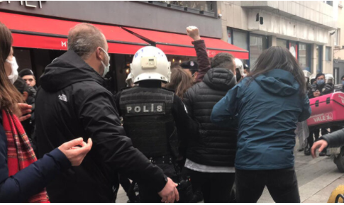Türkiye: CFWIJ Boğaziçi Üniversitesi Protestosunu Takip Eden Gazetecilere Uygulanan Polis Şiddetini Kınıyor