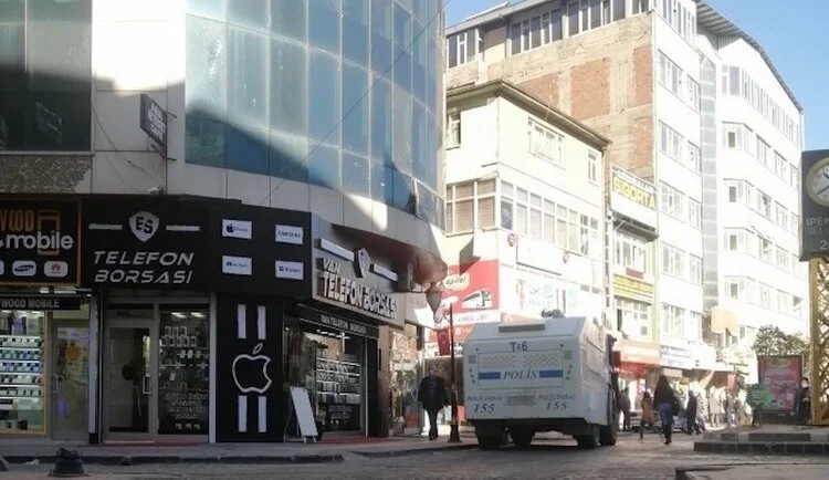 Türkiye: Mezopotamya Ajansı’nın Van’daki Bürosuna İkinci Kez Polis Baskını Düzenlendi