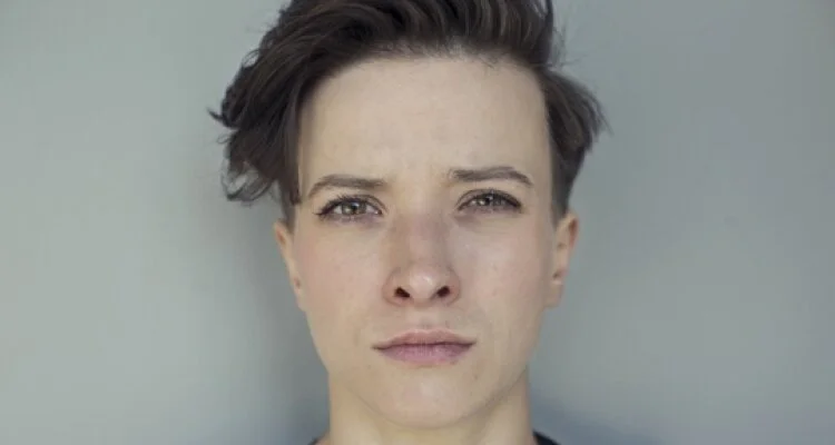 Fotoreporterka Agata Grzybowska Zatrzymana Przez Policję Podczas Protestu Siedzibą Mein