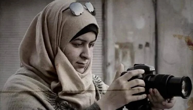 سوريا: الصحفية نور الشلو علي شفا الإعدام علي يد هيئة تحرير الشام.