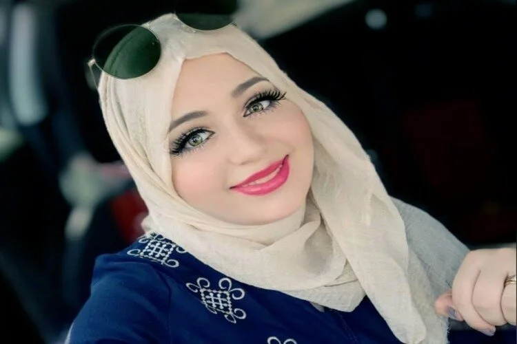 الجزائر: تعرضت الصحفية عبير بن رابح لاعتداء جسدي للمرة الثالثة من قبل مالكي صفحة إجرامية على الفيسبوك.