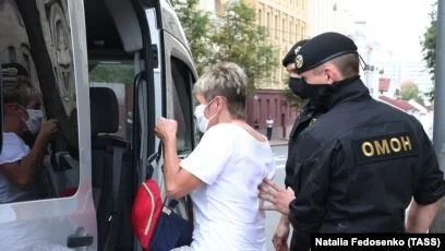 Belarus: Crackdown On Press Freedom Continues With Regime Forces Detaining Up To Three Dozen Journalists