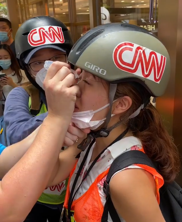 Hong Kong: Police Pepper Spray The Crowd In July 1 Demonstrations, Journalist Chermaine Lee Affected