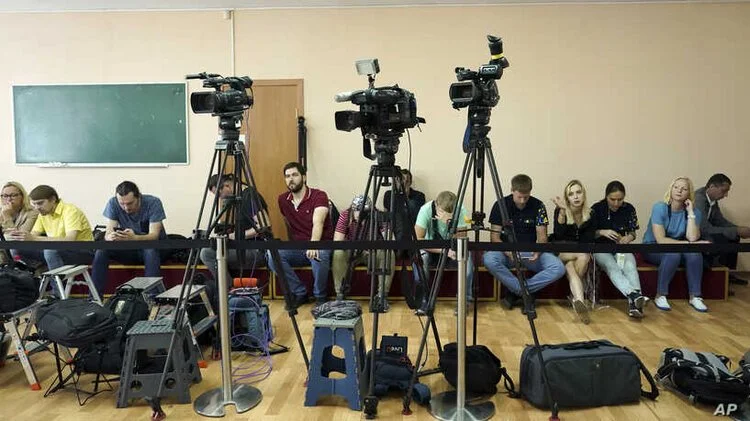 Ukraine: Front Line Coverage Of Coronavirus Threatens Safety Of Women Journalists