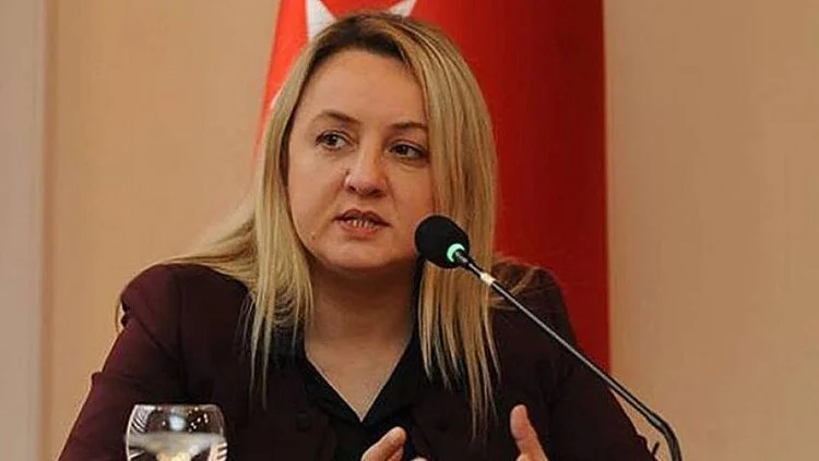 Türkiye: Gazeteciler Koronavirüs Haberi Nedeniyle Polis Baskınıyla Gözaltına Alındı