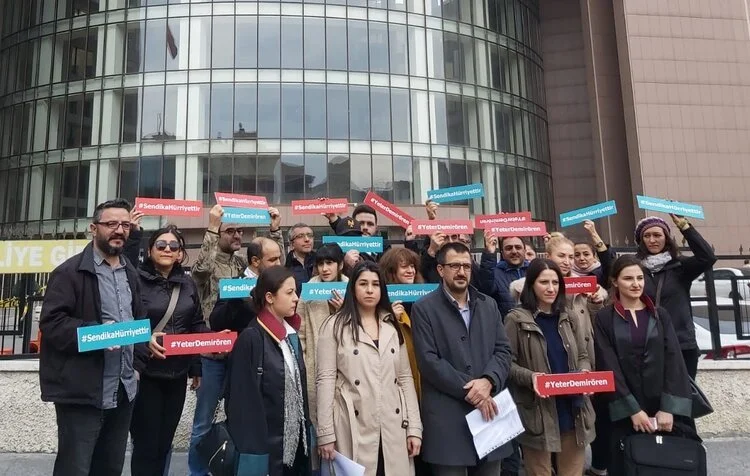 Hürriyet'in İşten Çıkardığı Gazetecilerin Davası Başladı