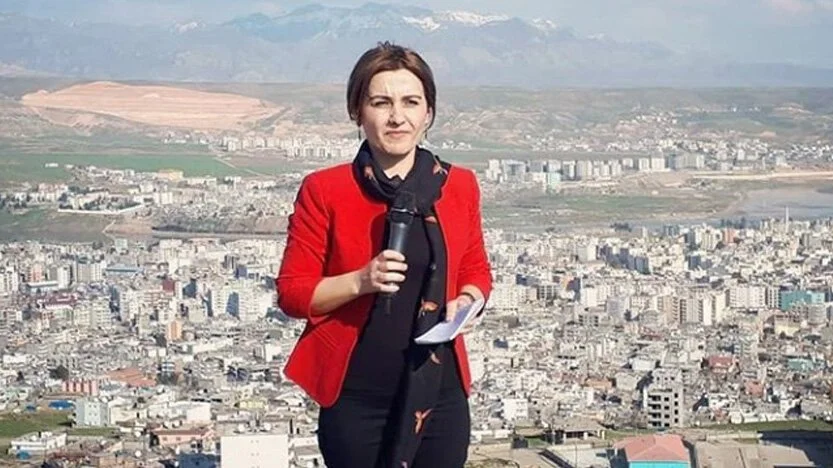 Türkiye: Gazetecilere Yapılan Yargılamalar Devam Ediyor - Gazeteci Durket Süren Terör Propagandasıyla Yargılanıyor