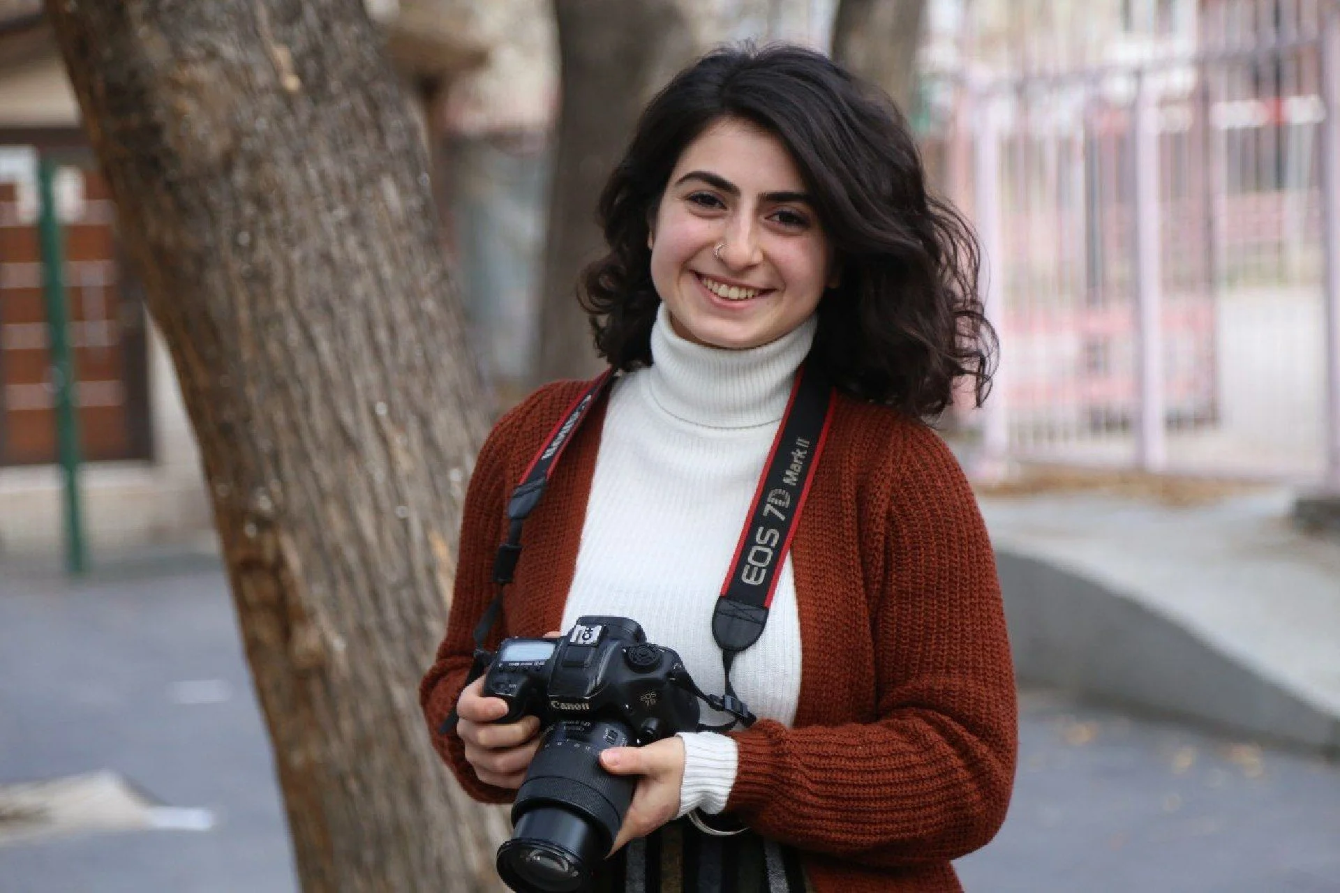 Turkey: Öznur Değer Beaten, Briefly Detained By Police For Covering Protests, Faces Legal Charges