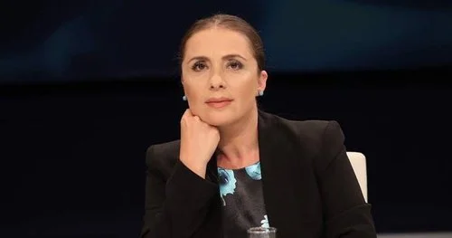 Albania: Journalist Anila Hoxha, Cameraman Nearly Killed As Errant Cop Pushes Them Into An Abyss