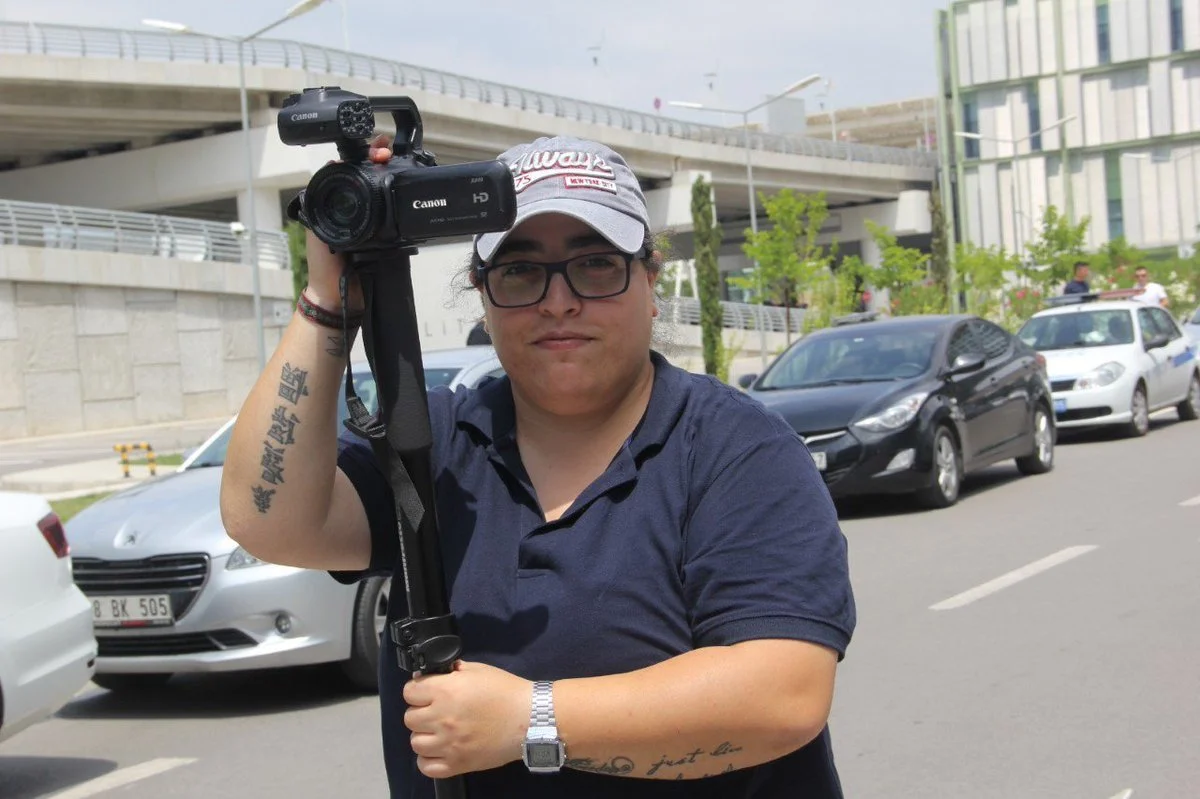 Türkiye: Gazeteci Ruken Demir Hakkında ‘Örgüt Üyeliği’ Suçlaması Gerekçe Gösterilerek Cezalandırılması Talep Edildi